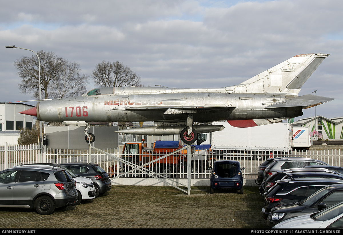 Aircraft Photo of 1706 | Mikoyan-Gurevich MiG-21PF | AirHistory.net #431396
