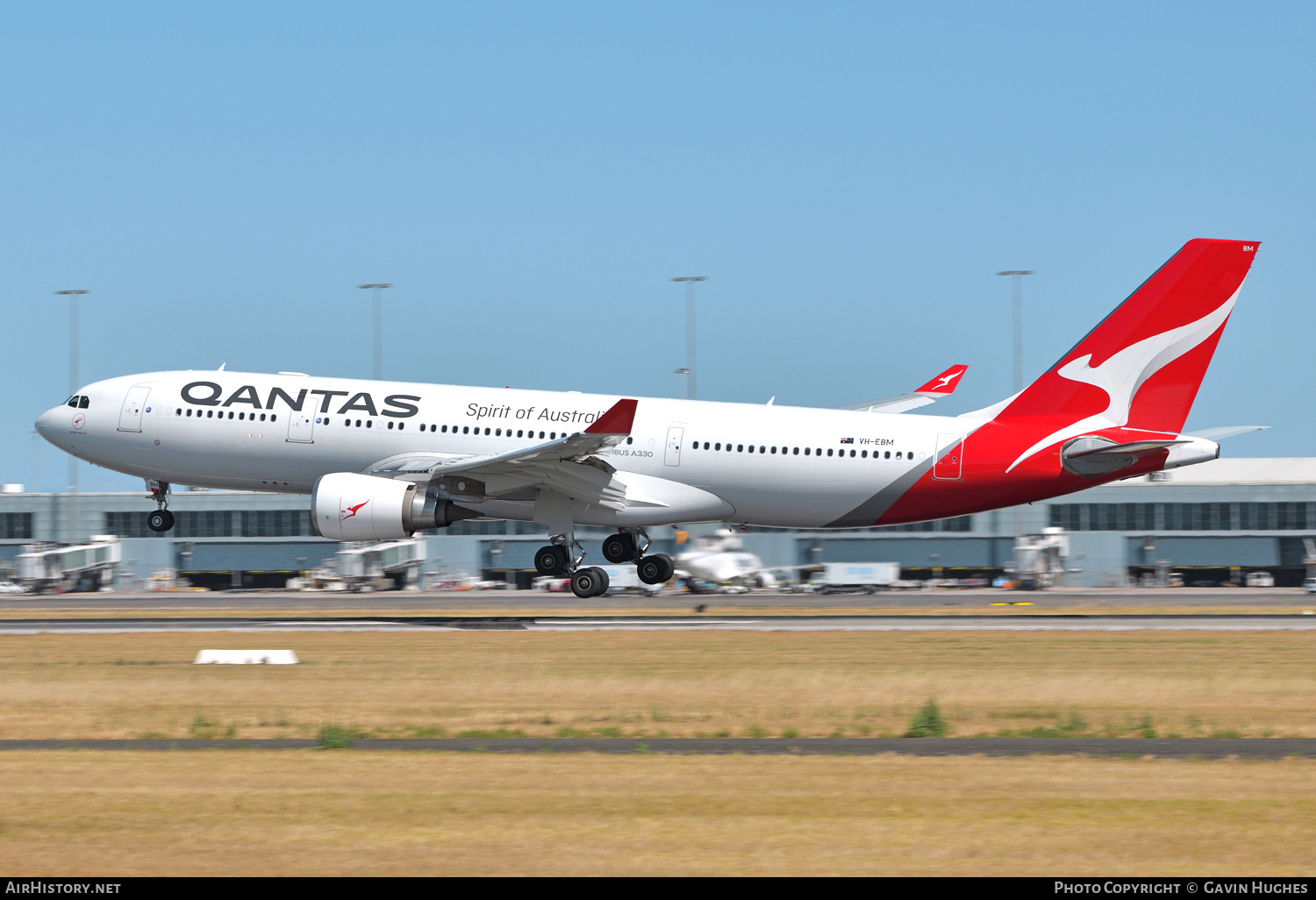 Aircraft Photo of VH-EBM | Airbus A330-202 | Qantas | AirHistory.net #431488