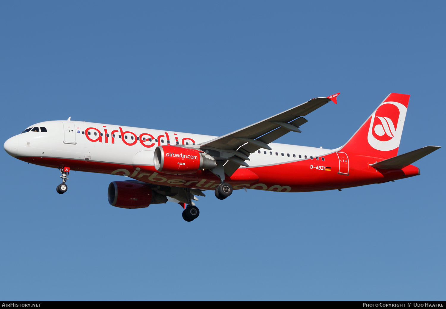 Aircraft Photo of D-ABZI | Airbus A320-216 | Air Berlin | AirHistory.net #431689