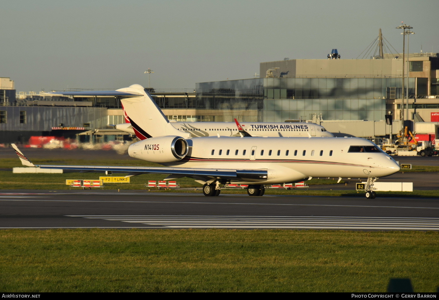 Aircraft Photo of N141QS | Bombardier Global 6000 (BD-700-1A10) | AirHistory.net #431945