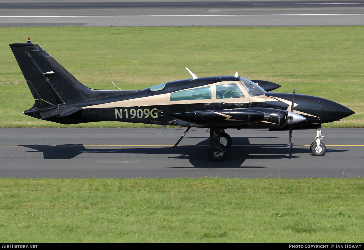 Aircraft Photo of N1909G | Cessna 310R | AirHistory.net #432086