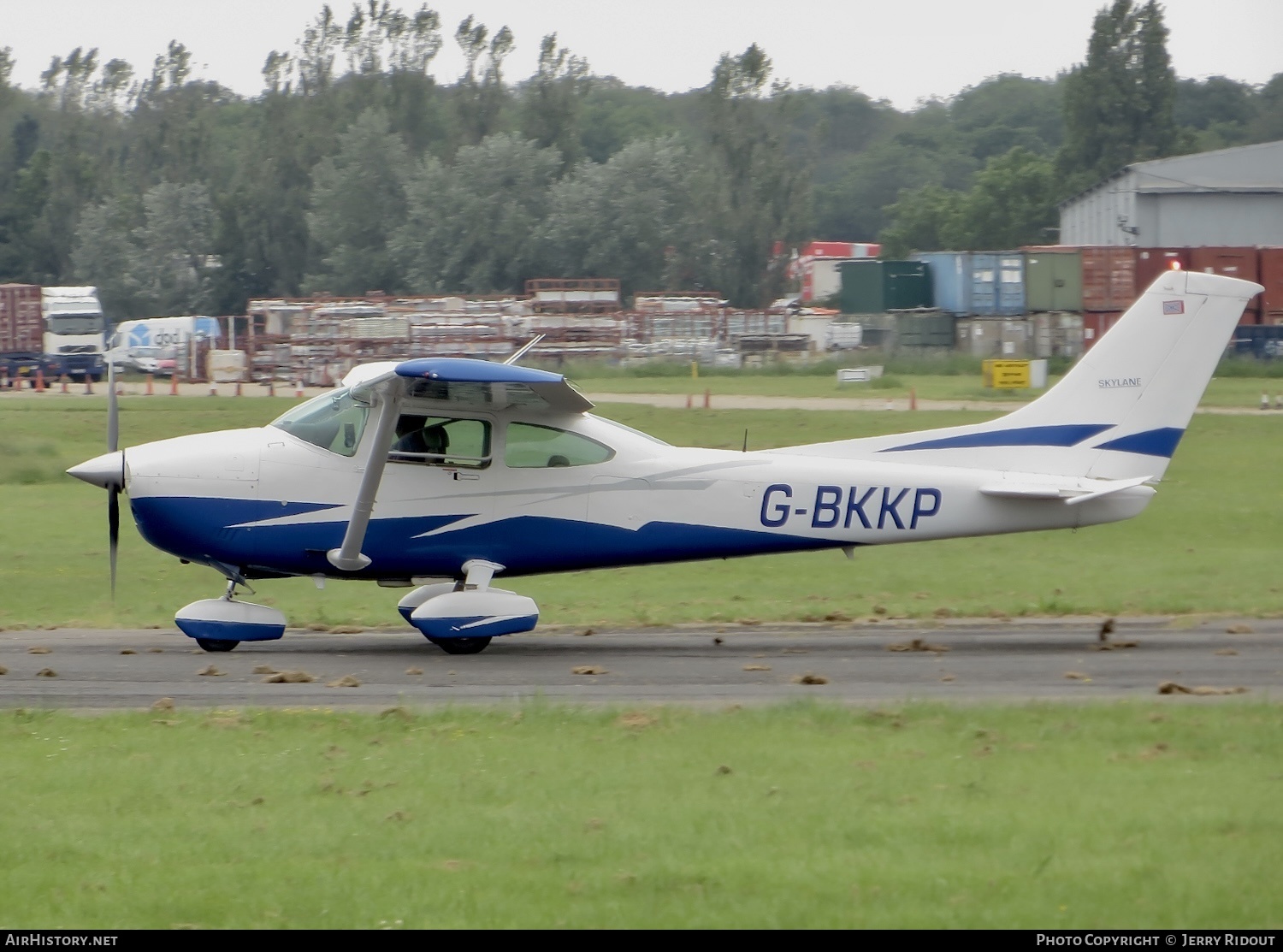 Aircraft Photo of G-BKKP | Cessna 182R Skylane | AirHistory.net #432607