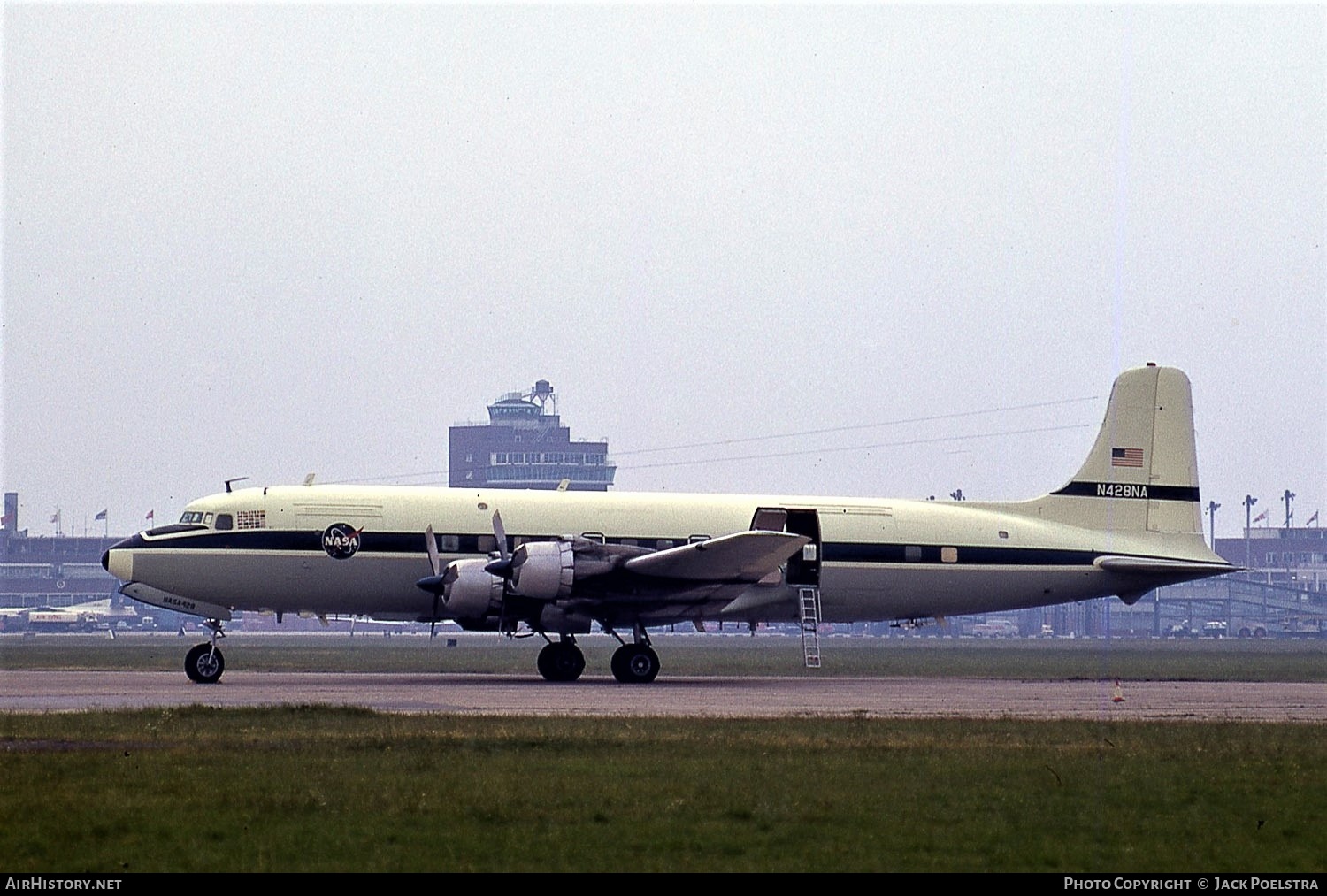 Aircraft Photo of N428NA / NASA 428 | Douglas C-118A Liftmaster (DC-6A) | NASA - National Aeronautics and Space Administration | AirHistory.net #432940