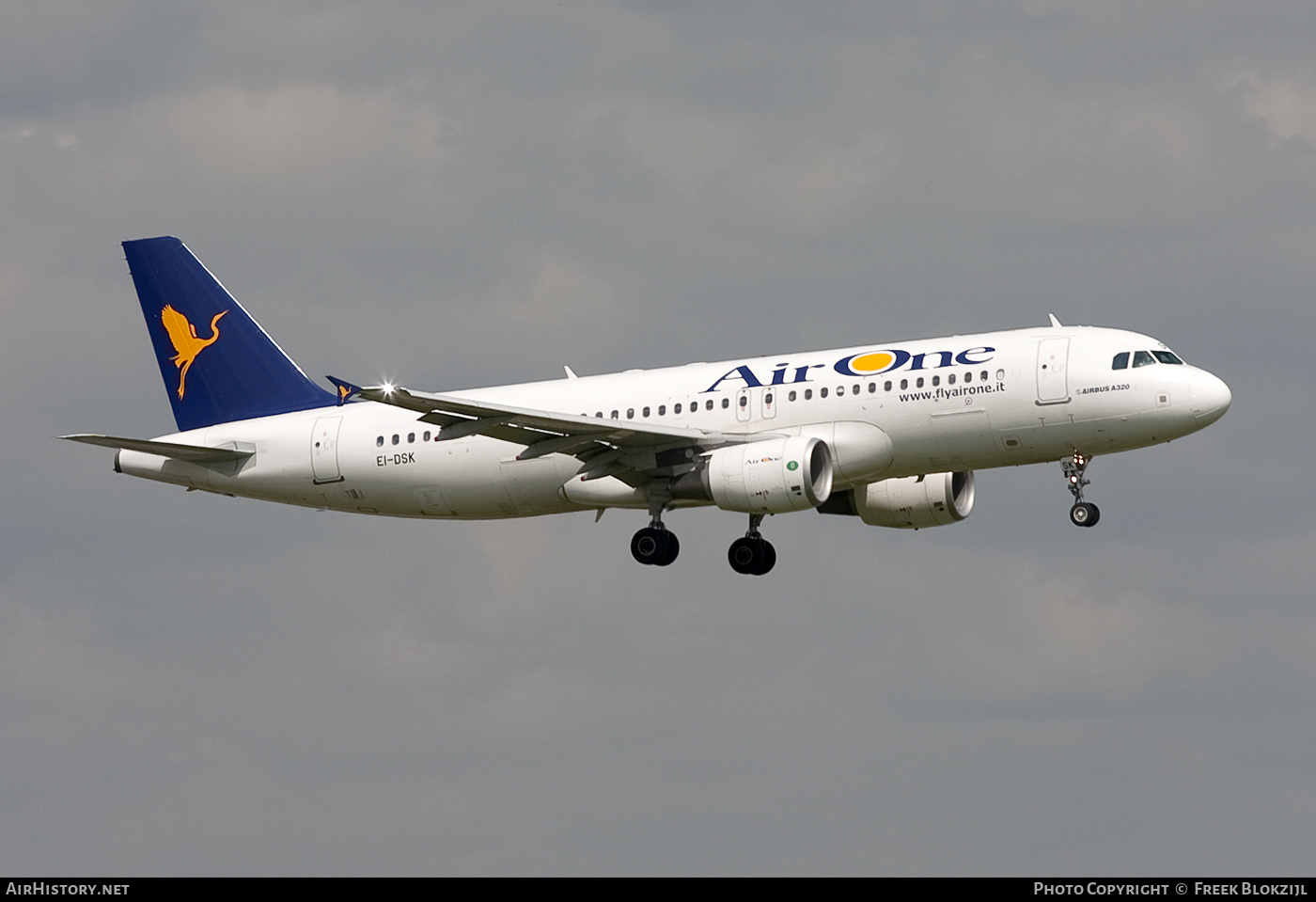 Aircraft Photo of EI-DSK | Airbus A320-216 | Air One | AirHistory.net #433043