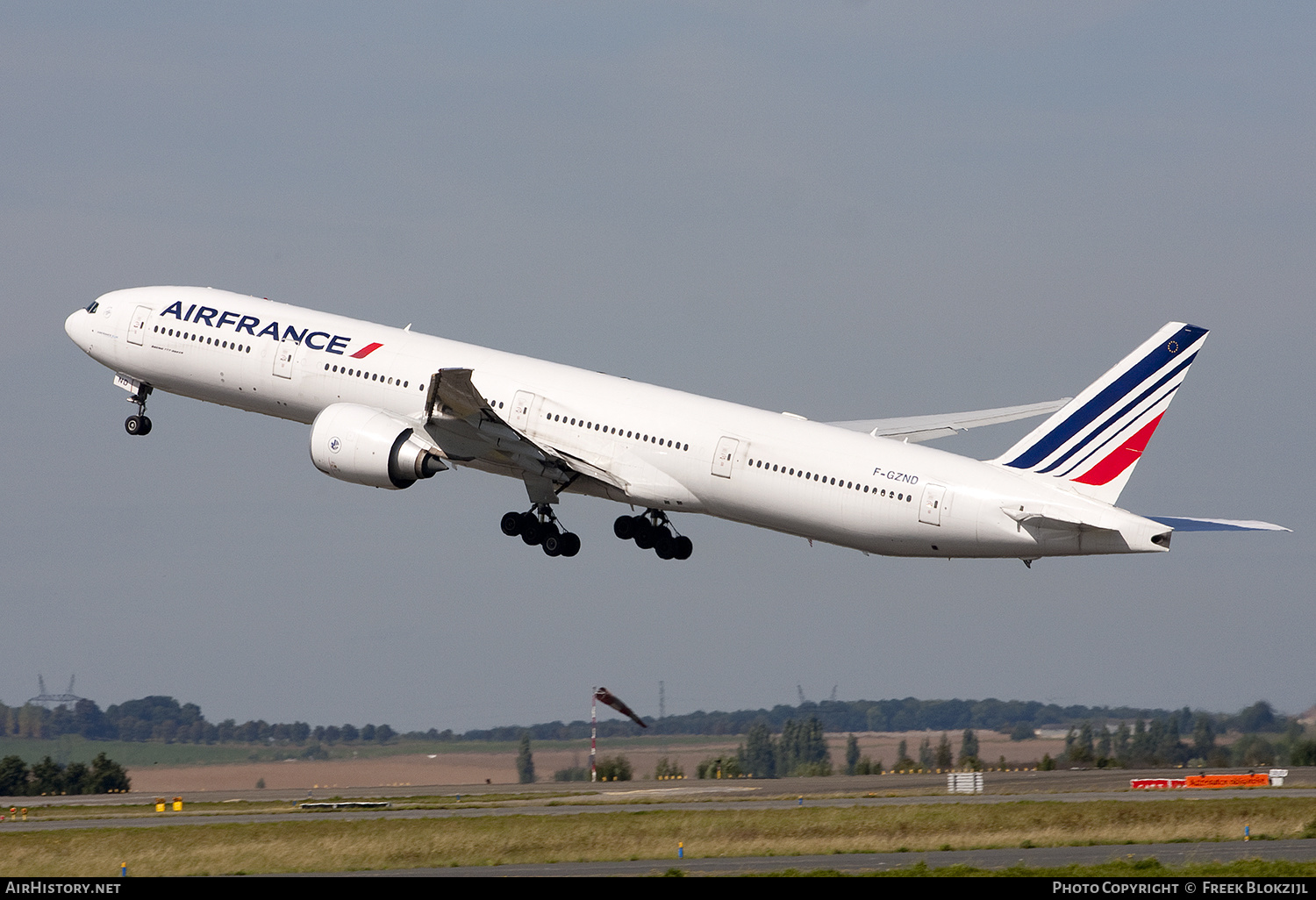 Aircraft Photo of F-GZND | Boeing 777-328/ER | Air France | AirHistory.net #433178