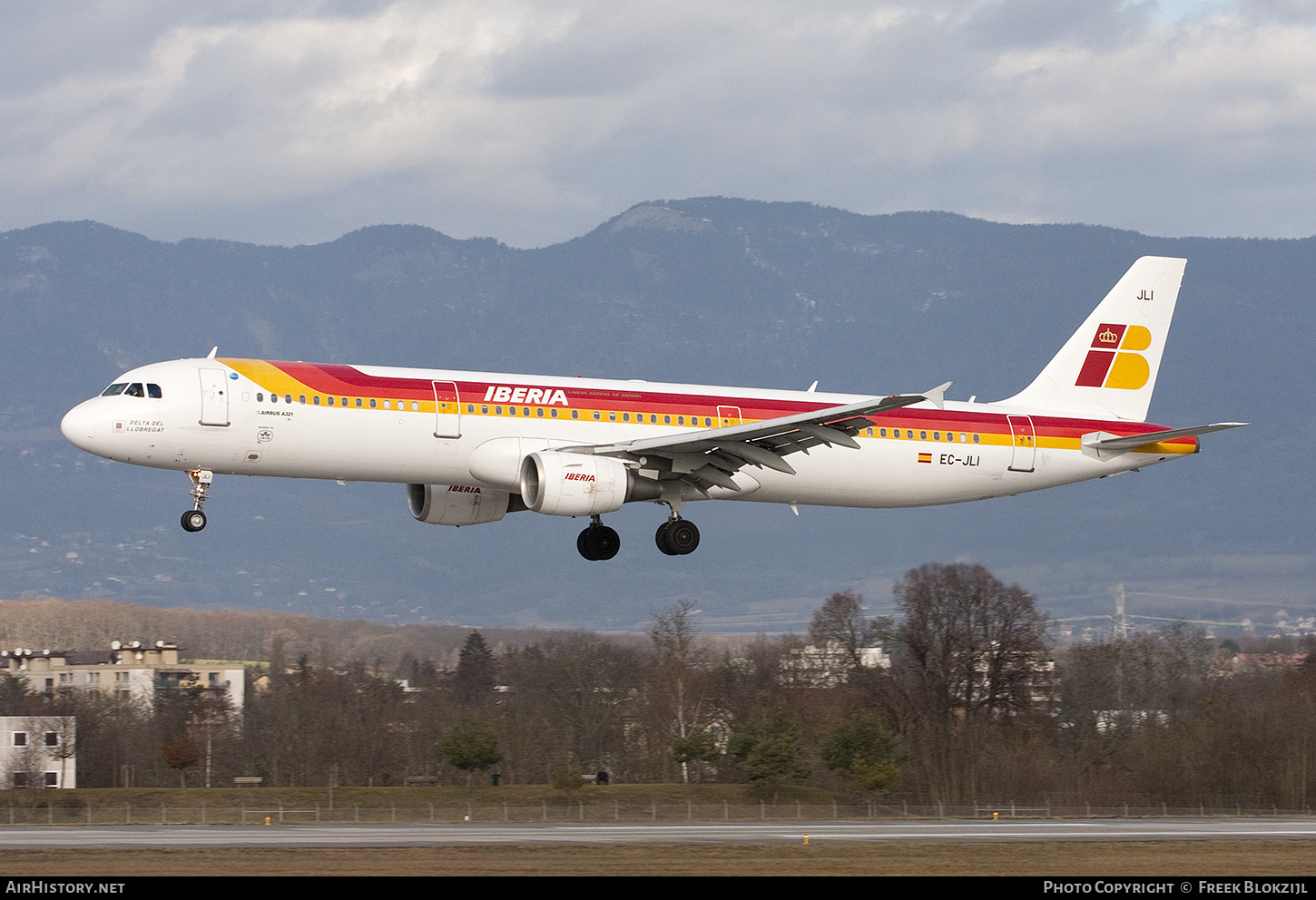 Aircraft Photo of EC-JLI | Airbus A321-211 | Iberia | AirHistory.net #433271