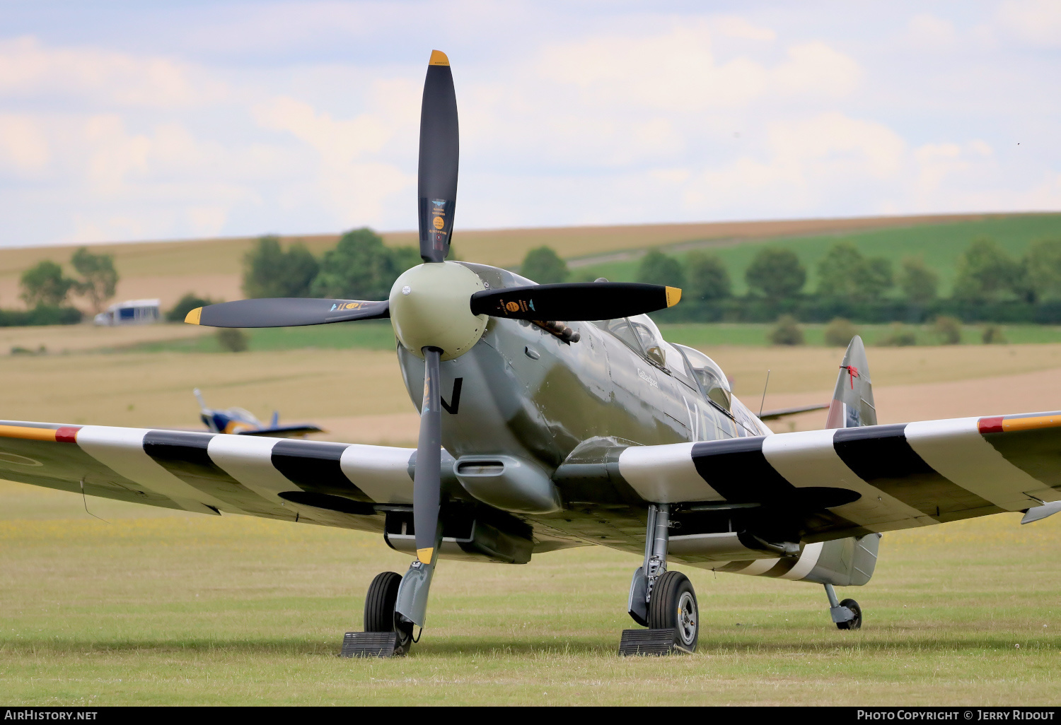 Aircraft Photo of G-LFIX / ML407 | Supermarine 509 Spitfire T9 | UK - Air Force | AirHistory.net #433575