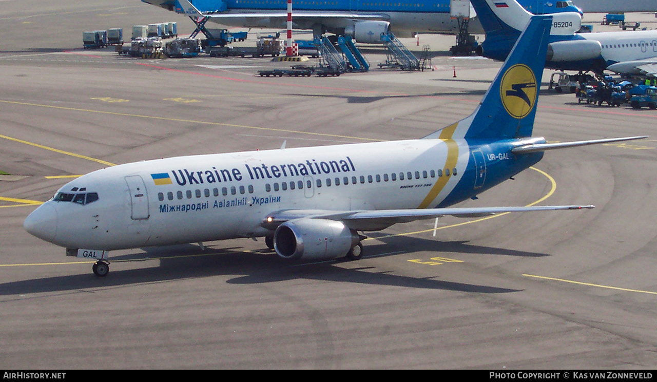 Aircraft Photo of UR-GAL | Boeing 737-341 | Ukraine International Airlines | AirHistory.net #433630