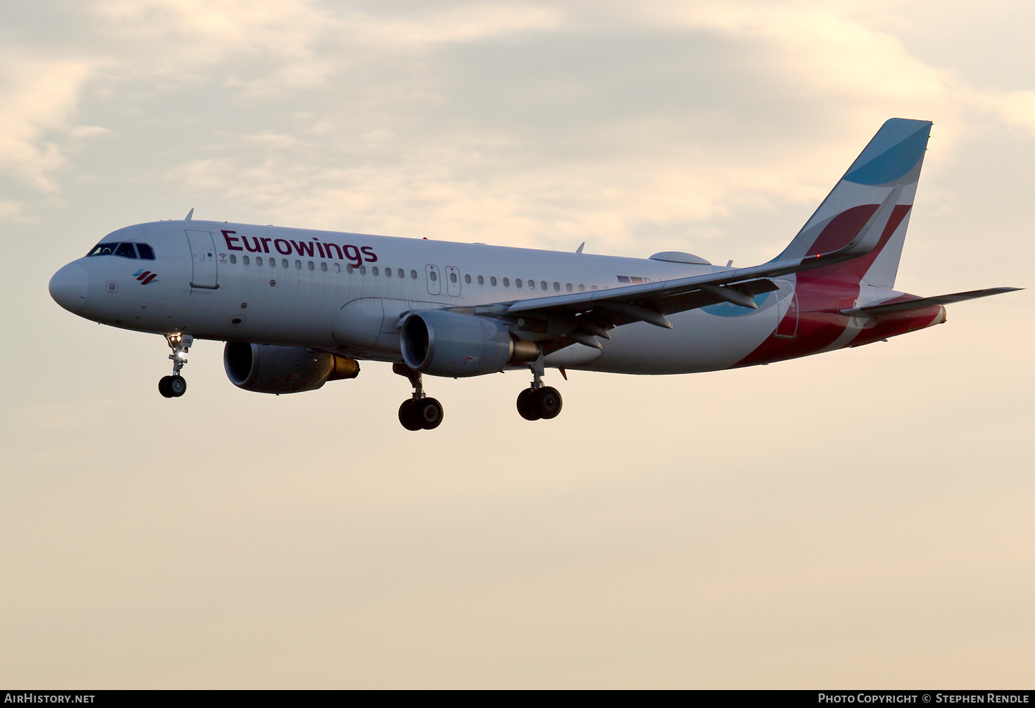 Aircraft Photo of D-AIZQ | Airbus A320-214 | Eurowings | AirHistory.net #433748