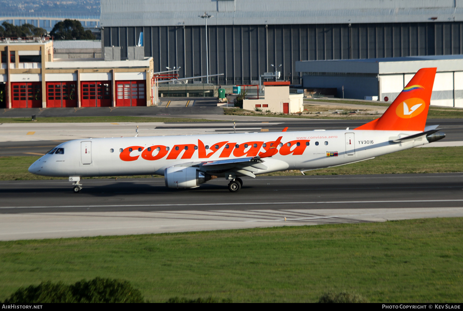 Aircraft Photo of YV3016 | Embraer Lineage 1000 (ERJ-190-100ECJ) | Conviasa | AirHistory.net #433826