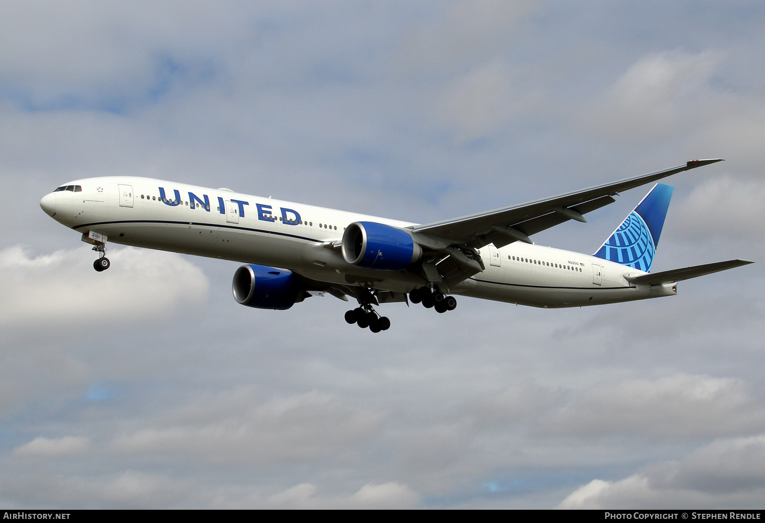 Aircraft Photo of N2251U | Boeing 777-300/ER | United Airlines | AirHistory.net #433911