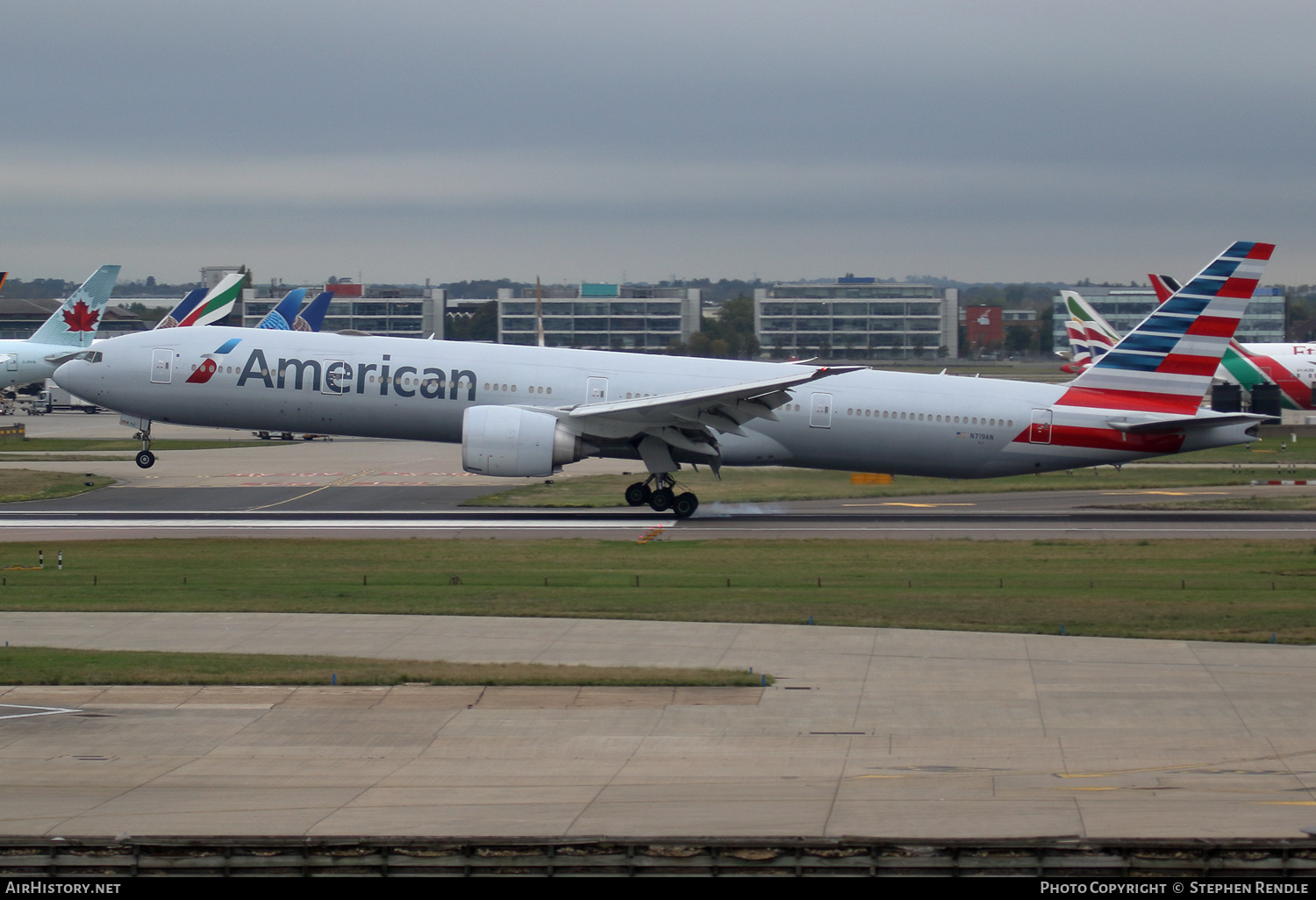 Aircraft Photo of N719AN | Boeing 777-323/ER | American Airlines | AirHistory.net #433920