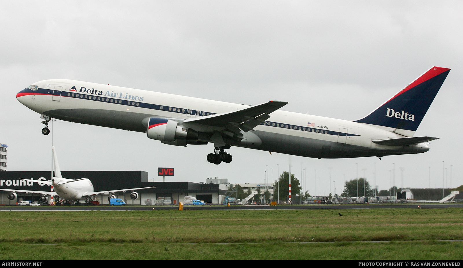 Aircraft Photo of N192DN | Boeing 767-332/ER | Delta Air Lines | AirHistory.net #433938