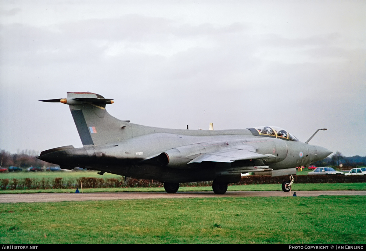 Aircraft Photo of XV352 | Hawker Siddeley Buccaneer S2B | UK - Air Force | AirHistory.net #433949