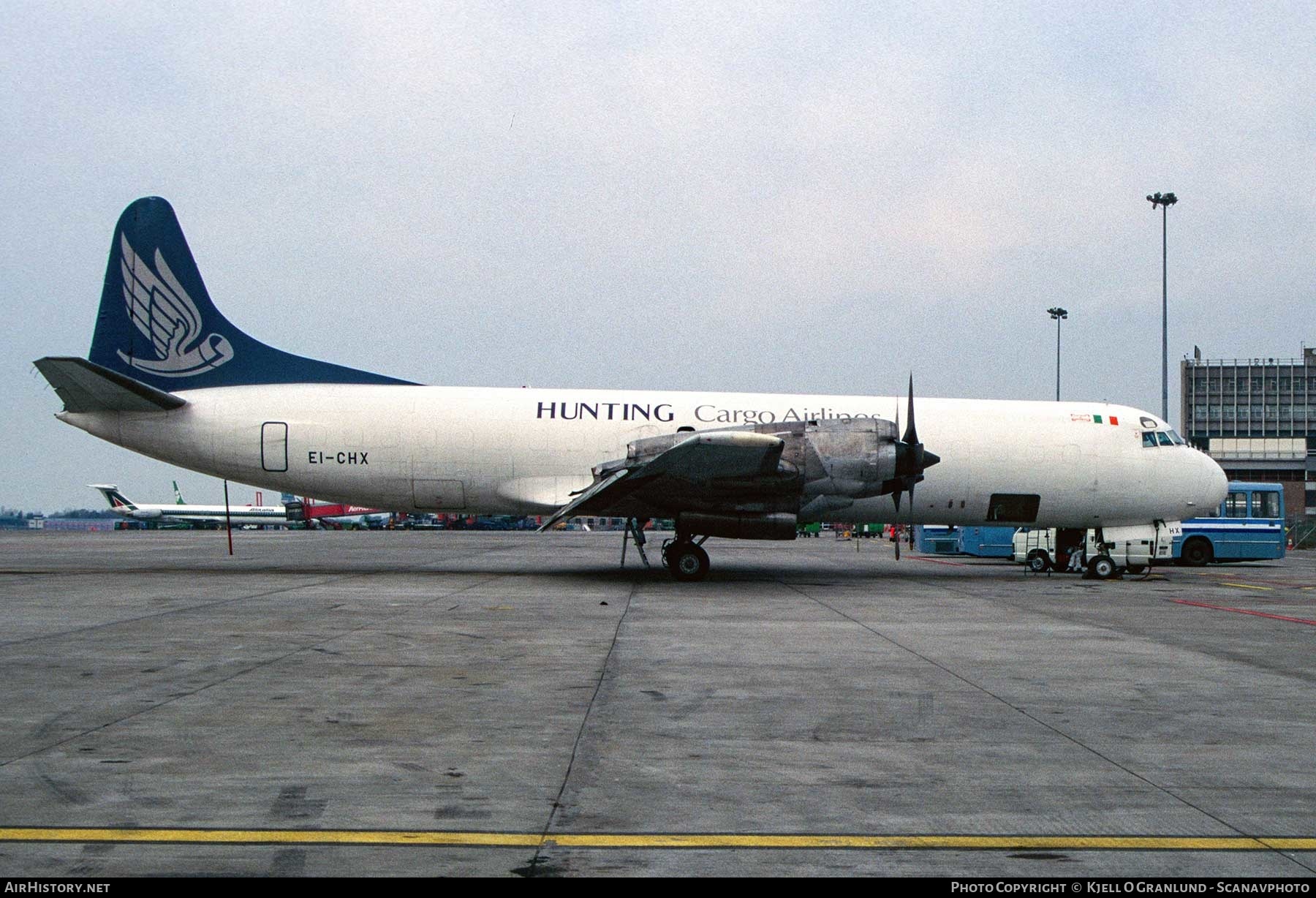 Aircraft Photo of EI-CHX | Lockheed L-188C(F) Electra | Hunting Cargo Airlines | AirHistory.net #434005