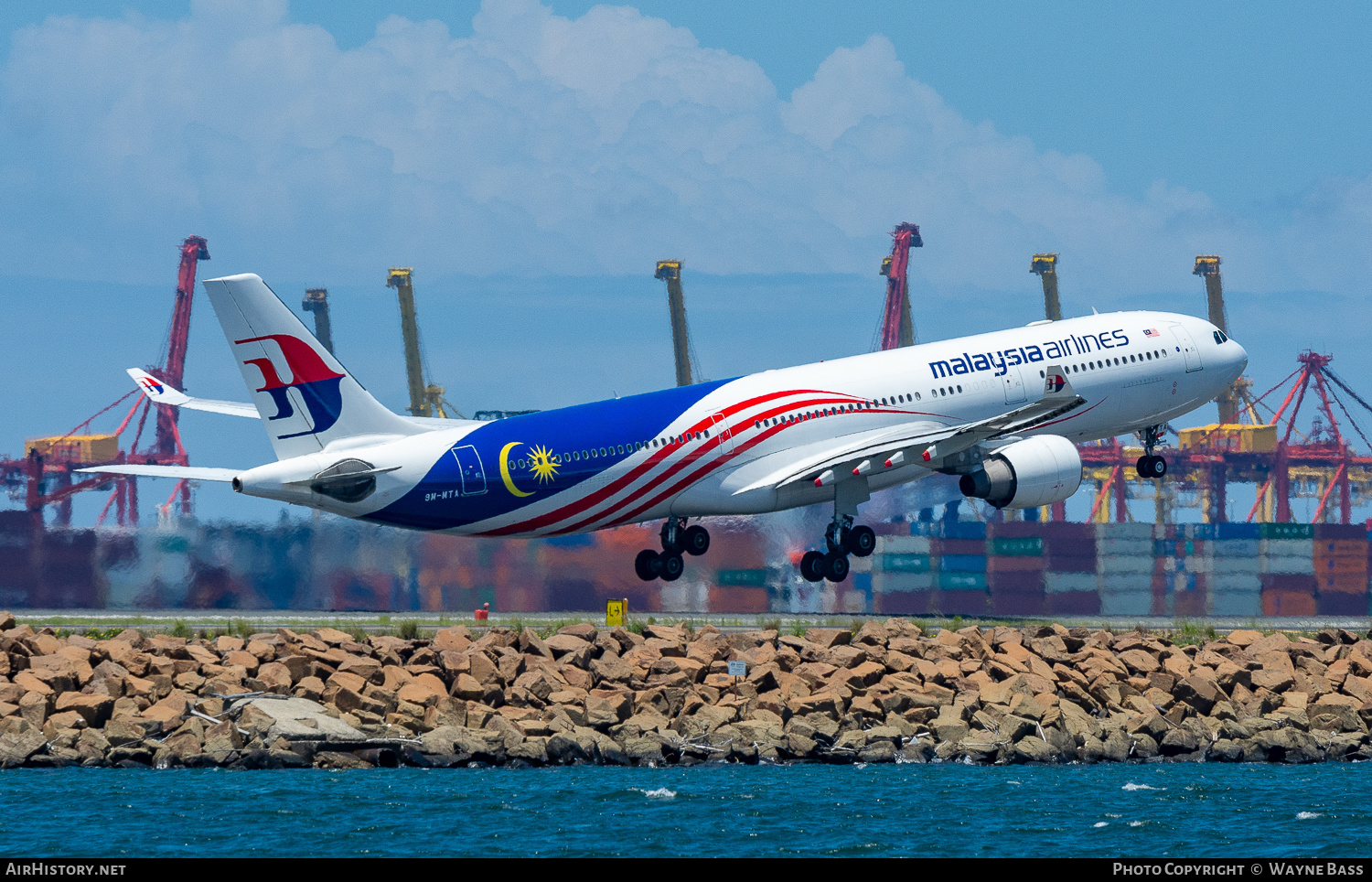 Aircraft Photo of 9M-MTA | Airbus A330-323 | Malaysia Airlines | AirHistory.net #434132
