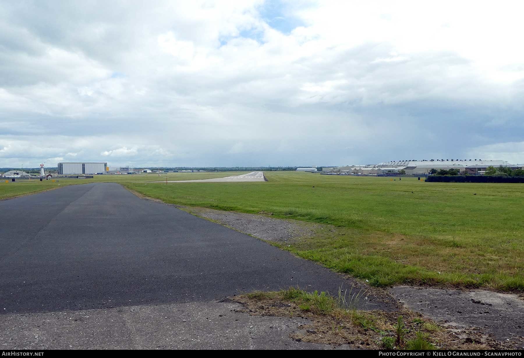 Airport photo of Hawarden (EGNR / CEG) in Wales, United Kingdom | AirHistory.net #434176