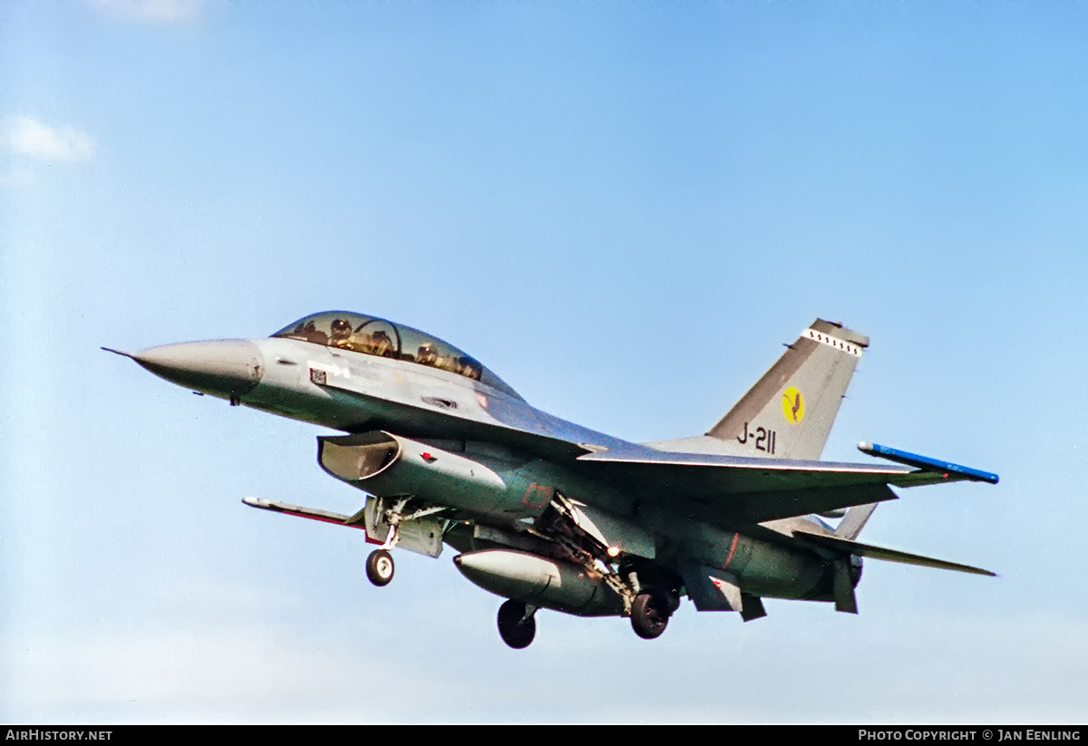 Aircraft Photo of J-211 | General Dynamics F-16B Fighting Falcon | Netherlands - Air Force | AirHistory.net #434178