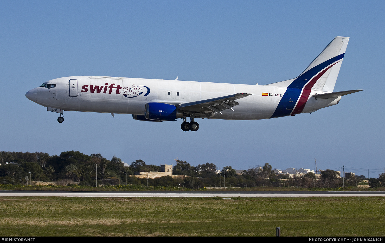 Aircraft Photo of EC-MIE | Boeing 737-4Y0(SF) | Swiftair | AirHistory.net #434347