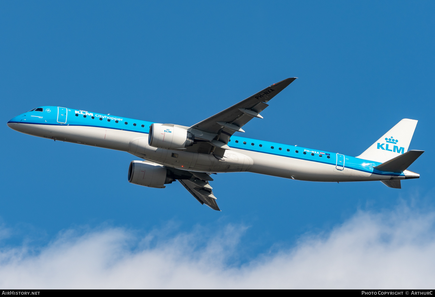 Aircraft Photo of PH-NXA | Embraer 195-E2 (ERJ-190-400) | KLM Cityhopper | AirHistory.net #434380