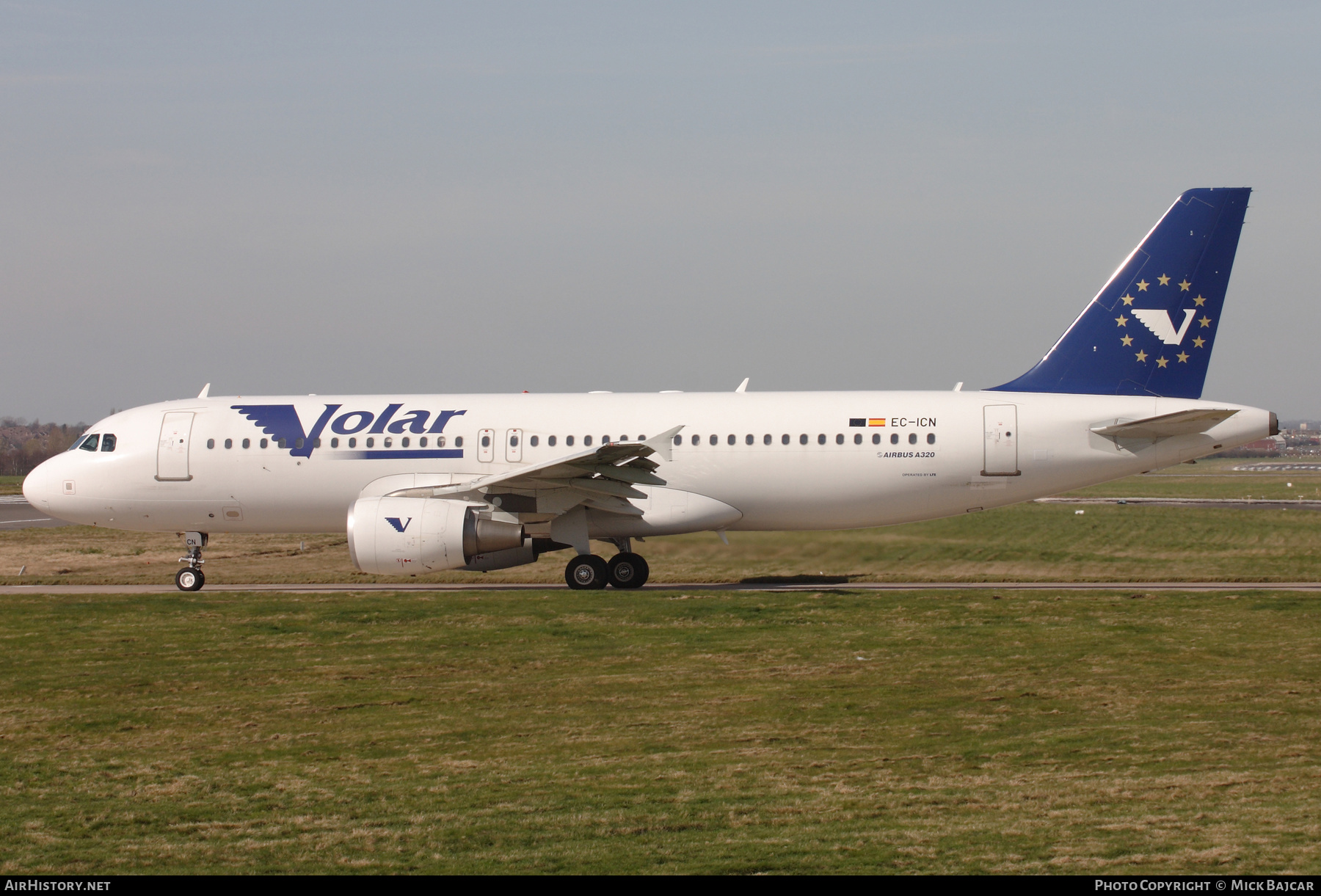 Aircraft Photo of EC-ICN | Airbus A320-214 | Volar Airlines | AirHistory.net #434564