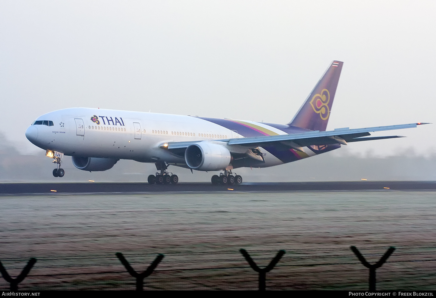 Aircraft Photo of HS-TJV | Boeing 777-2D7/ER | Thai Airways International | AirHistory.net #434574