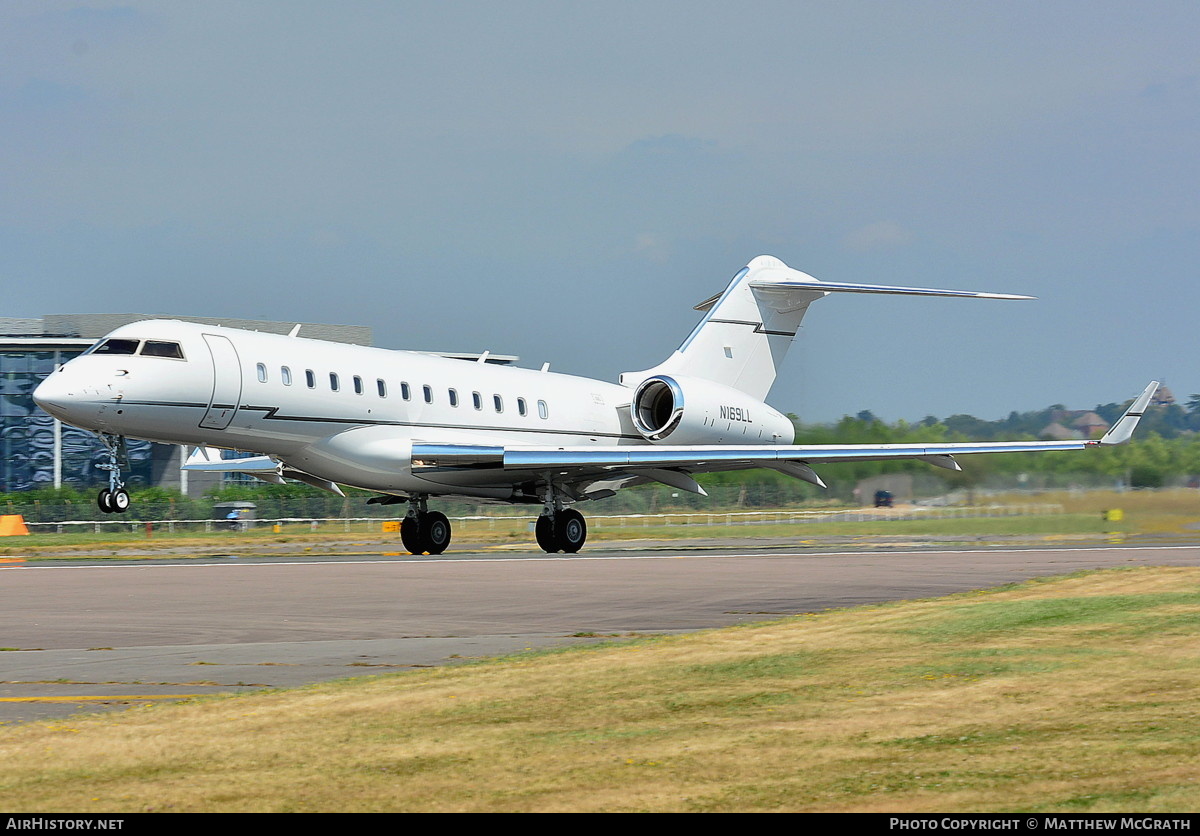 Aircraft Photo of N169LL | Bombardier Global Express XRS (BD-700-1A10) | AirHistory.net #434612