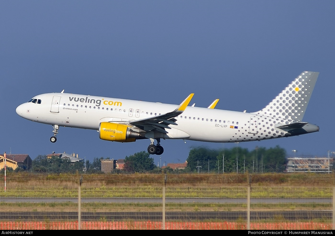 Aircraft Photo of EC-LVP | Airbus A320-214 | Vueling Airlines | AirHistory.net #434830