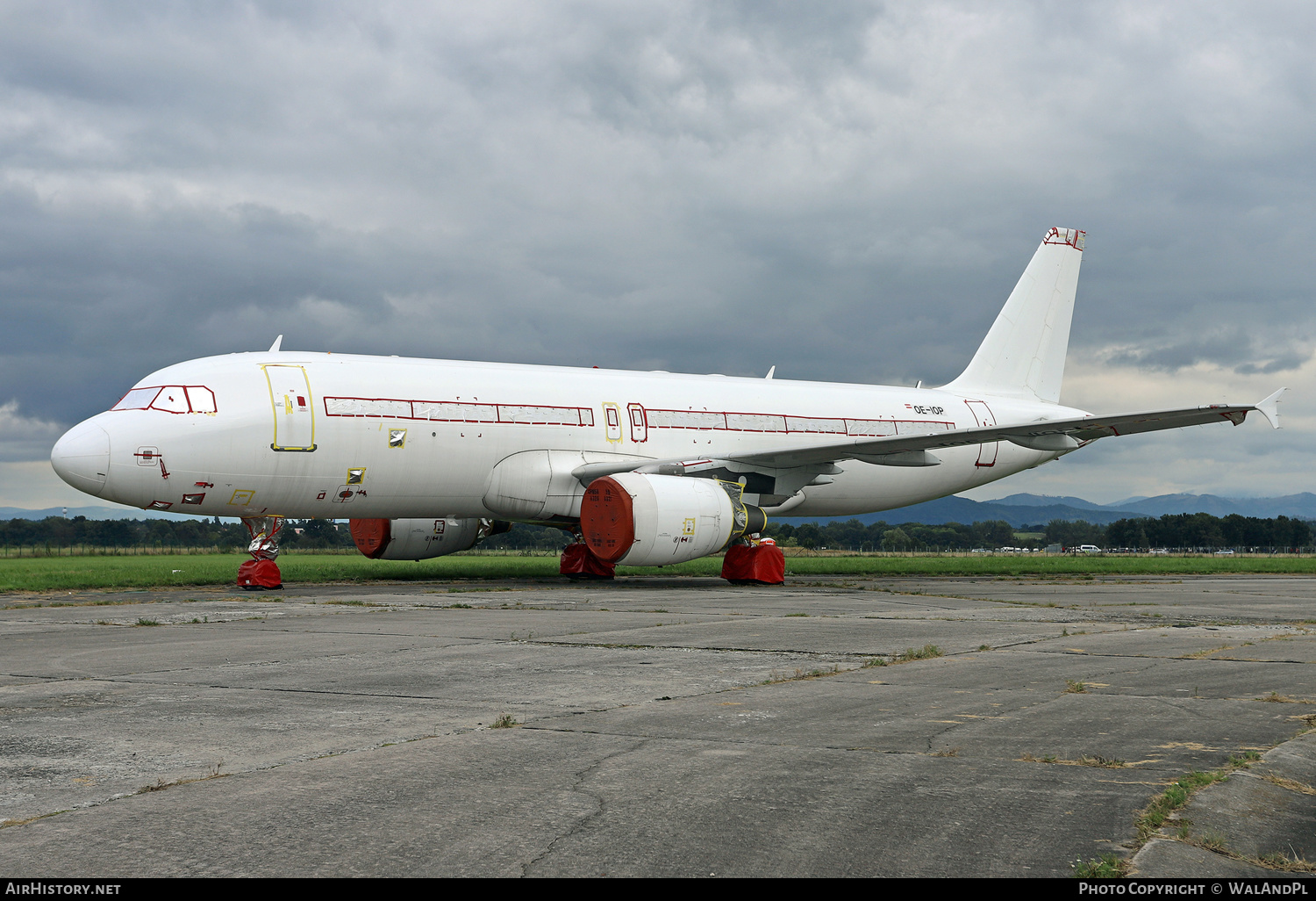 Aircraft Photo of OE-IOP | Airbus A320-214 | AirHistory.net #434873