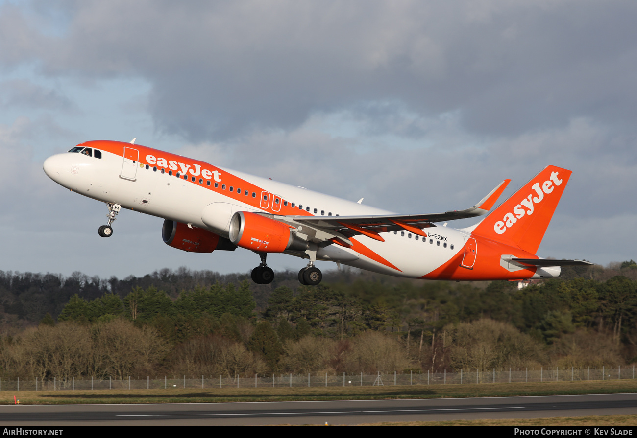 Aircraft Photo of G-EZWX | Airbus A320-214 | EasyJet | AirHistory.net #434883