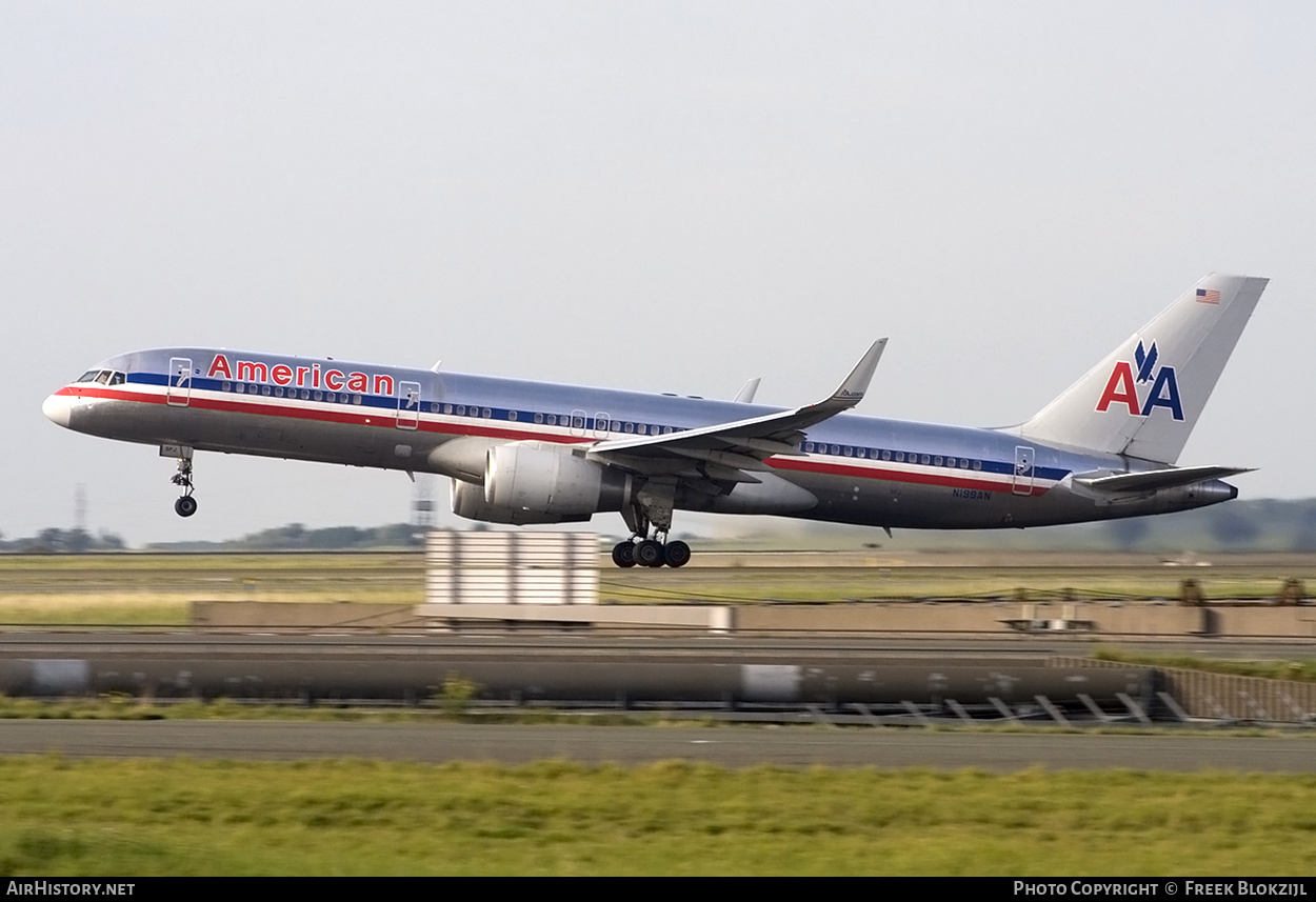 Aircraft Photo of N199AN | Boeing 757-223 | American Airlines | AirHistory.net #435067