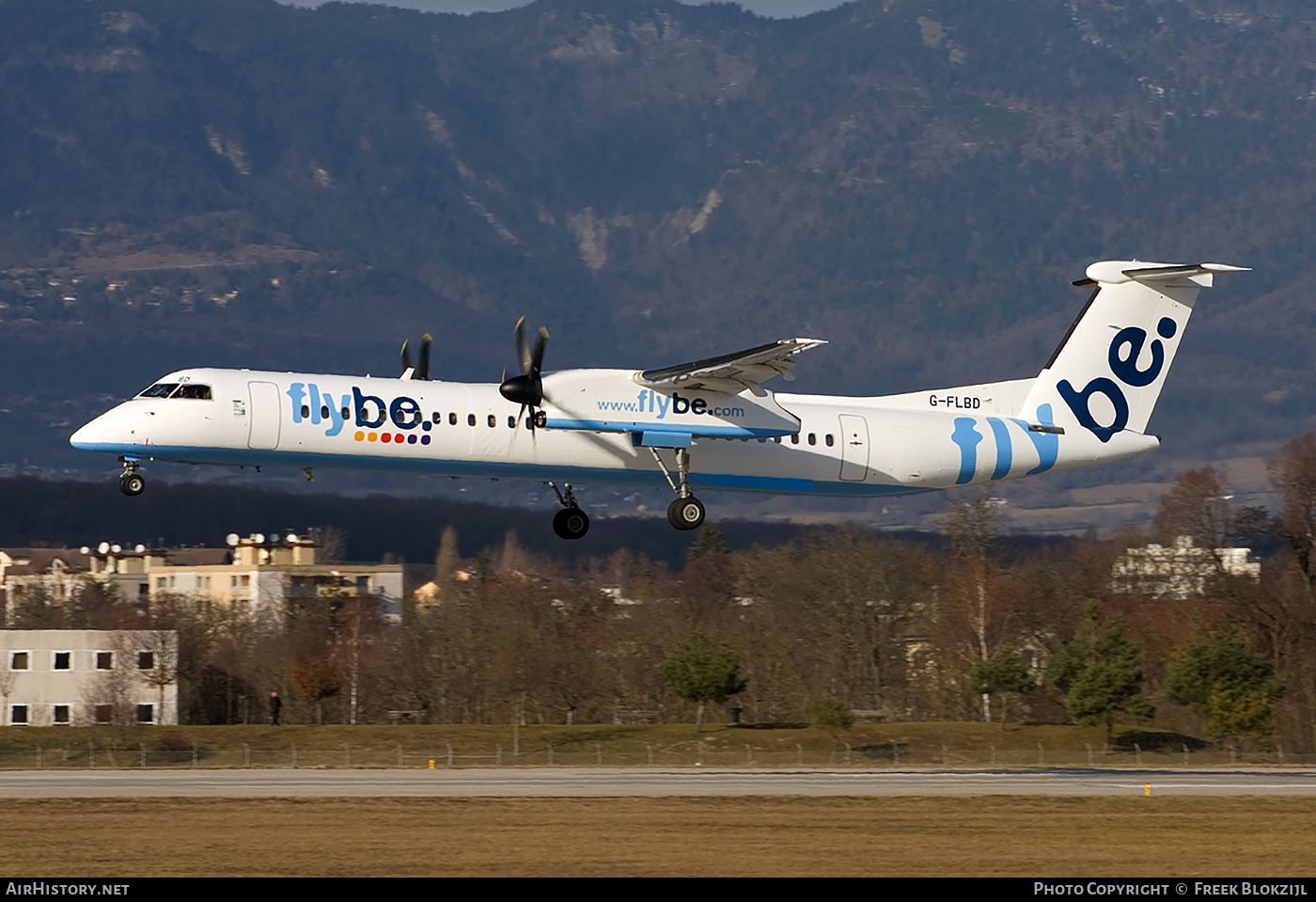 Aircraft Photo of G-FLBD | Bombardier DHC-8-402 Dash 8 | Flybe | AirHistory.net #435166