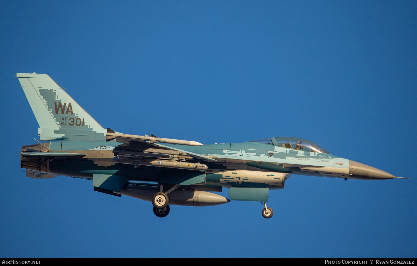 Aircraft Photo of 84-1301 / AF84-301 | General Dynamics F-16C Fighting Falcon | USA - Air Force | AirHistory.net #435239