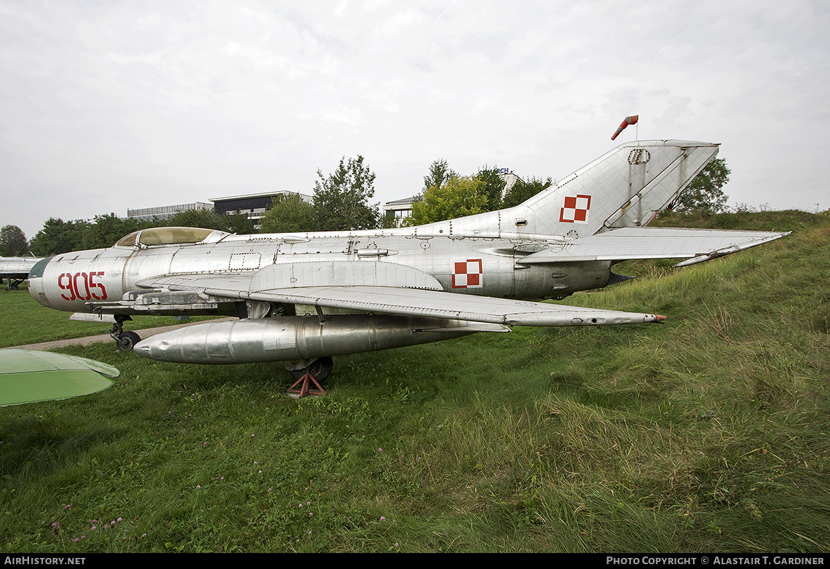 Aircraft Photo of 905 | Mikoyan-Gurevich MiG-19PM | Poland - Air Force | AirHistory.net #435301