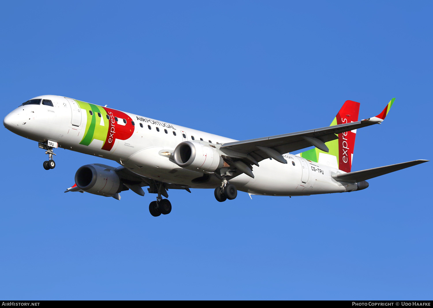 Aircraft Photo of CS-TPU | Embraer 190LR (ERJ-190-100LR) | TAP Air Portugal Express | AirHistory.net #435326