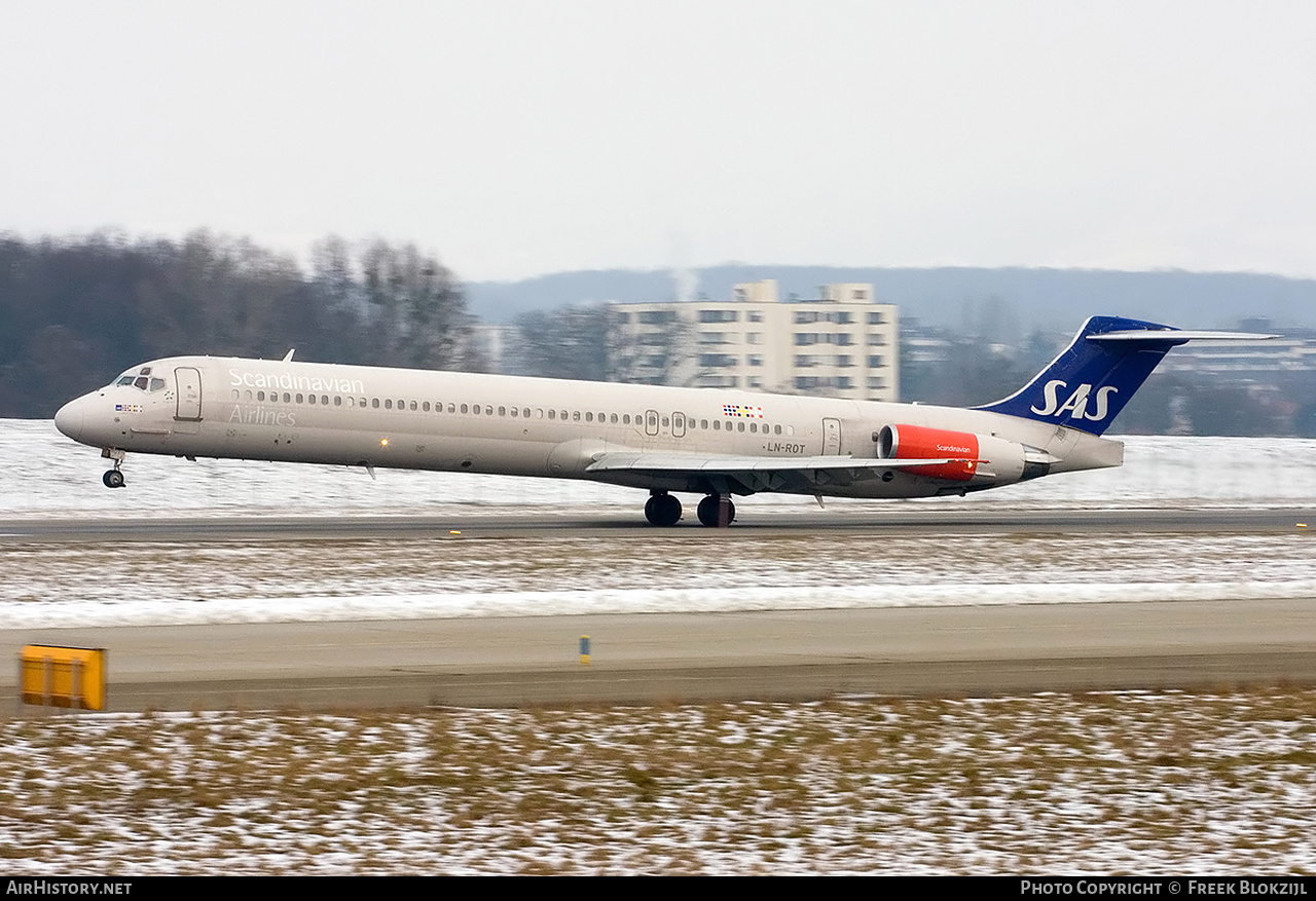 Aircraft Photo of LN-ROT | McDonnell Douglas MD-82 (DC-9-82) | Scandinavian Airlines - SAS | AirHistory.net #435343