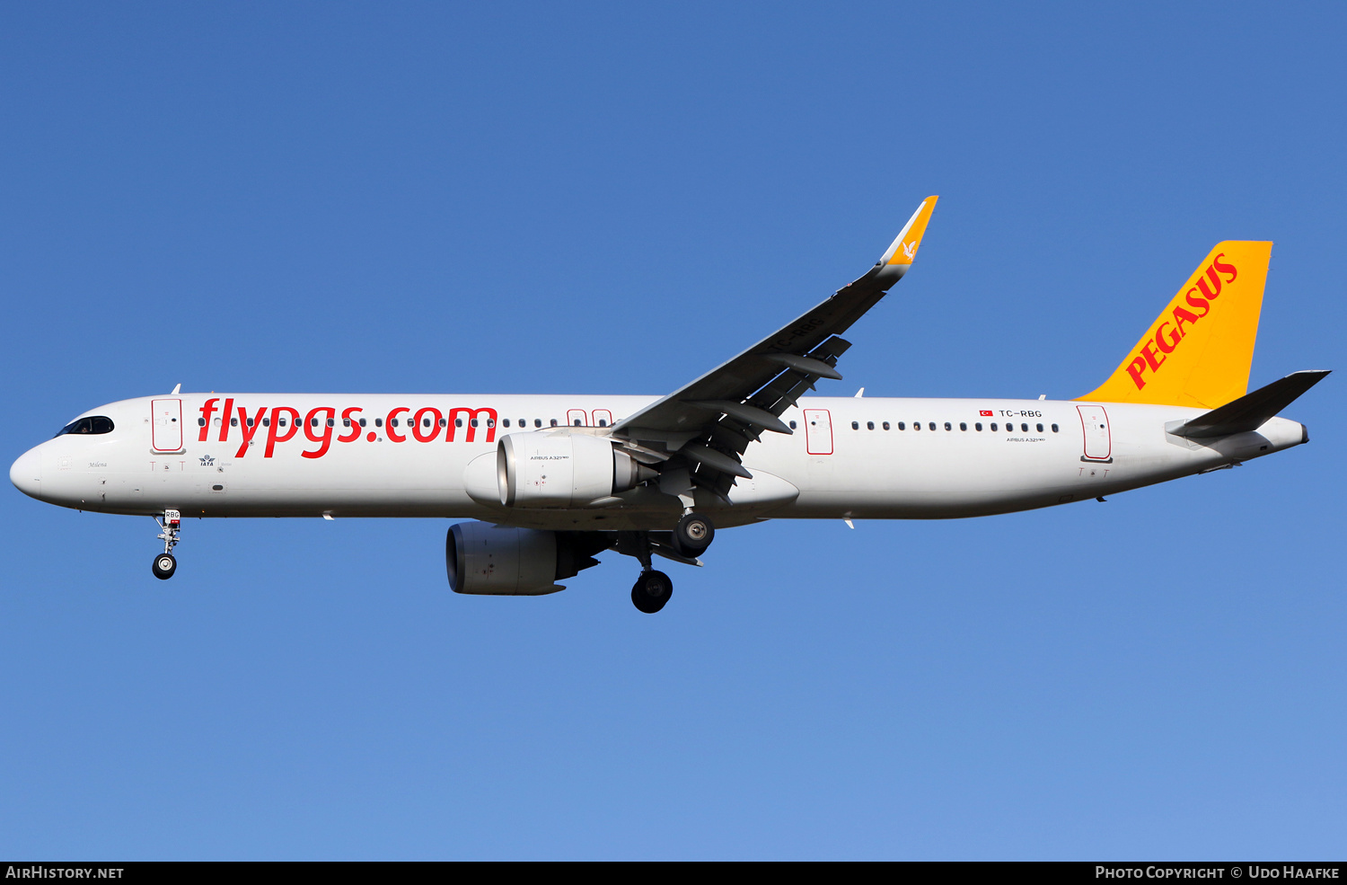 Aircraft Photo of TC-RBG | Airbus A321-251NX | Pegasus Airlines | AirHistory.net #435370