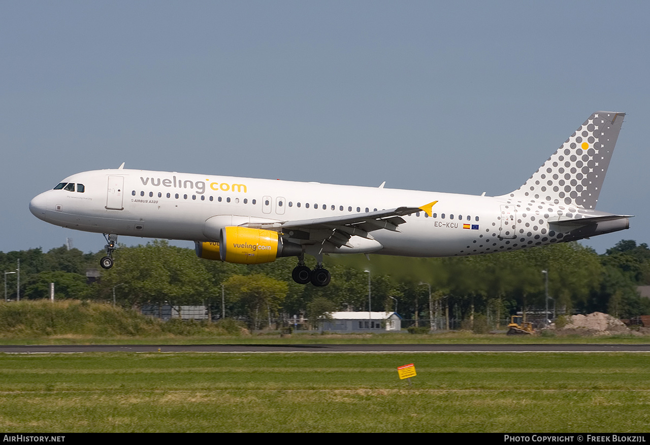 Aircraft Photo of EC-KCU | Airbus A320-216 | Vueling Airlines | AirHistory.net #435433