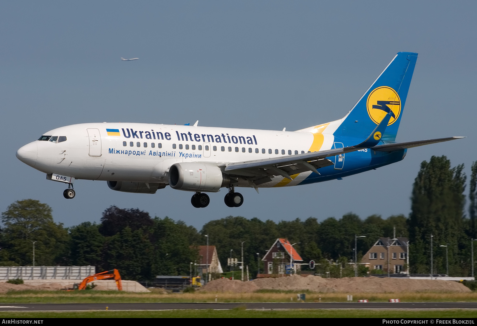 Aircraft Photo of UR-GAS | Boeing 737-528 | Ukraine International Airlines | AirHistory.net #435453
