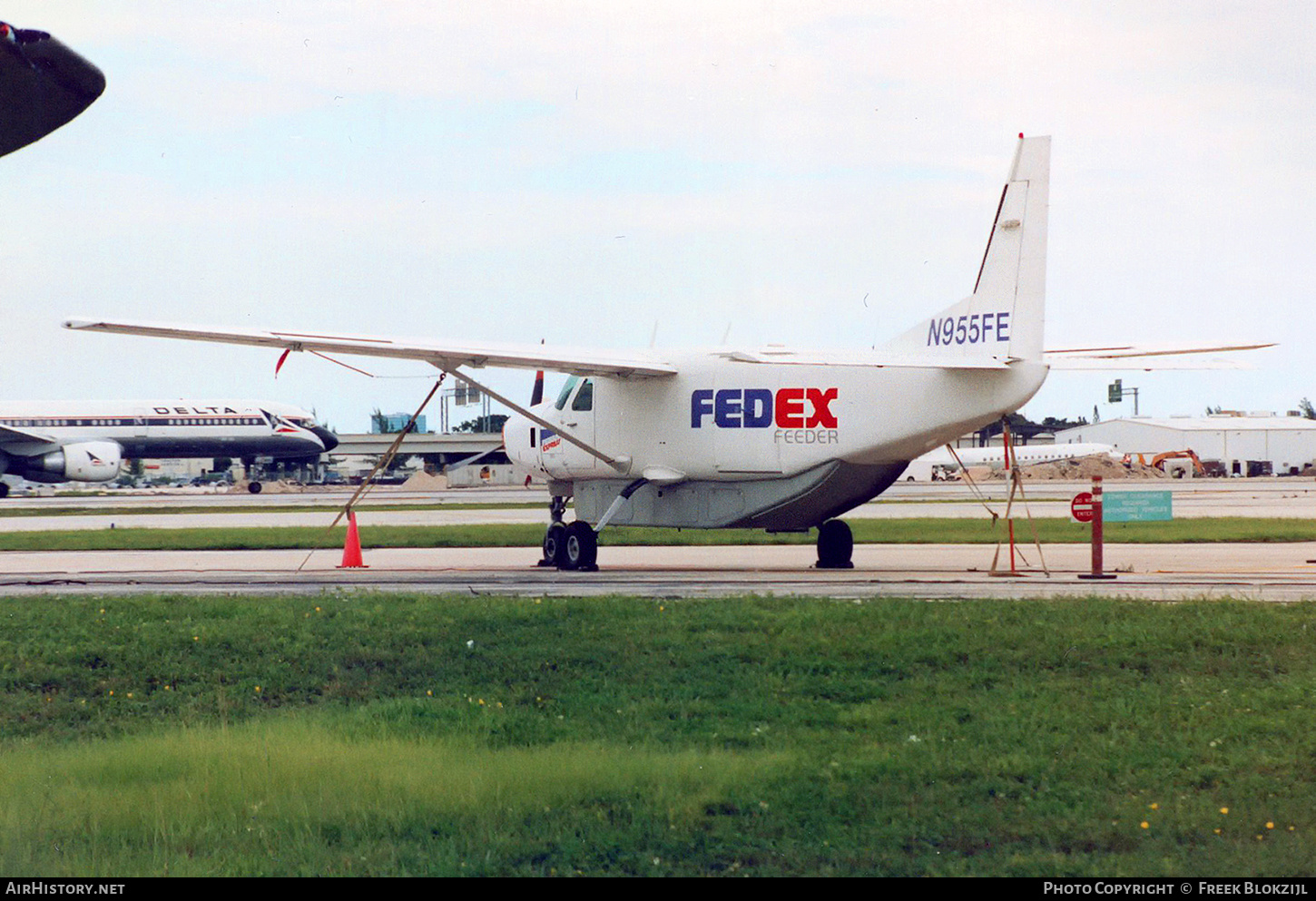 Aircraft Photo of N955FE | Cessna 208B Super Cargomaster | FedEx Feeder | AirHistory.net #435546