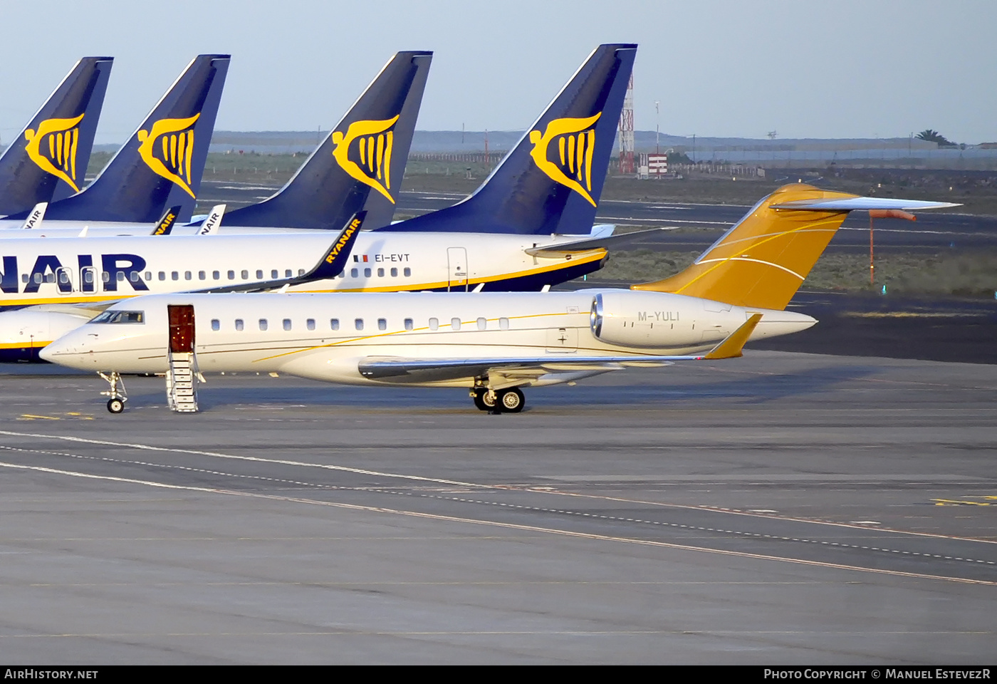 Aircraft Photo of M-YULI | Bombardier Global 6000 (BD-700-1A10) | AirHistory.net #435590