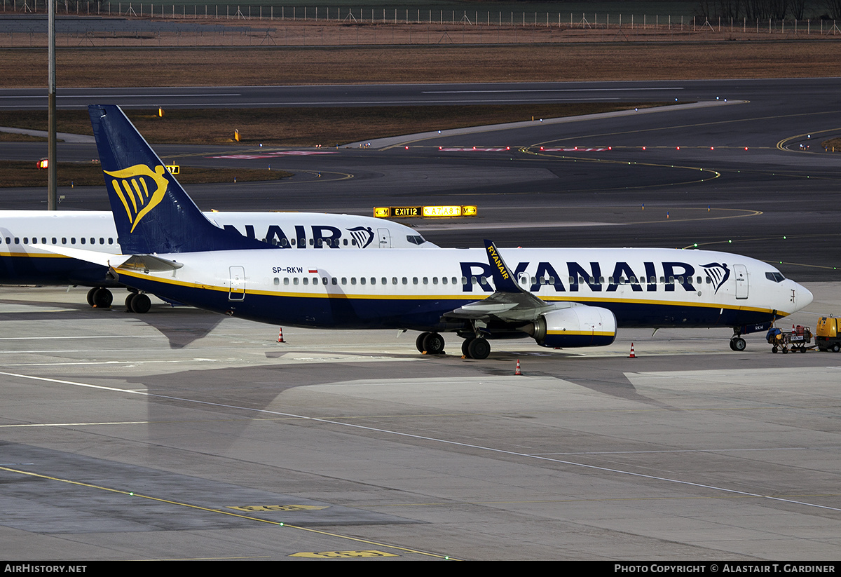 Aircraft Photo of SP-RKW | Boeing 737-800 | Ryanair | AirHistory.net #435657