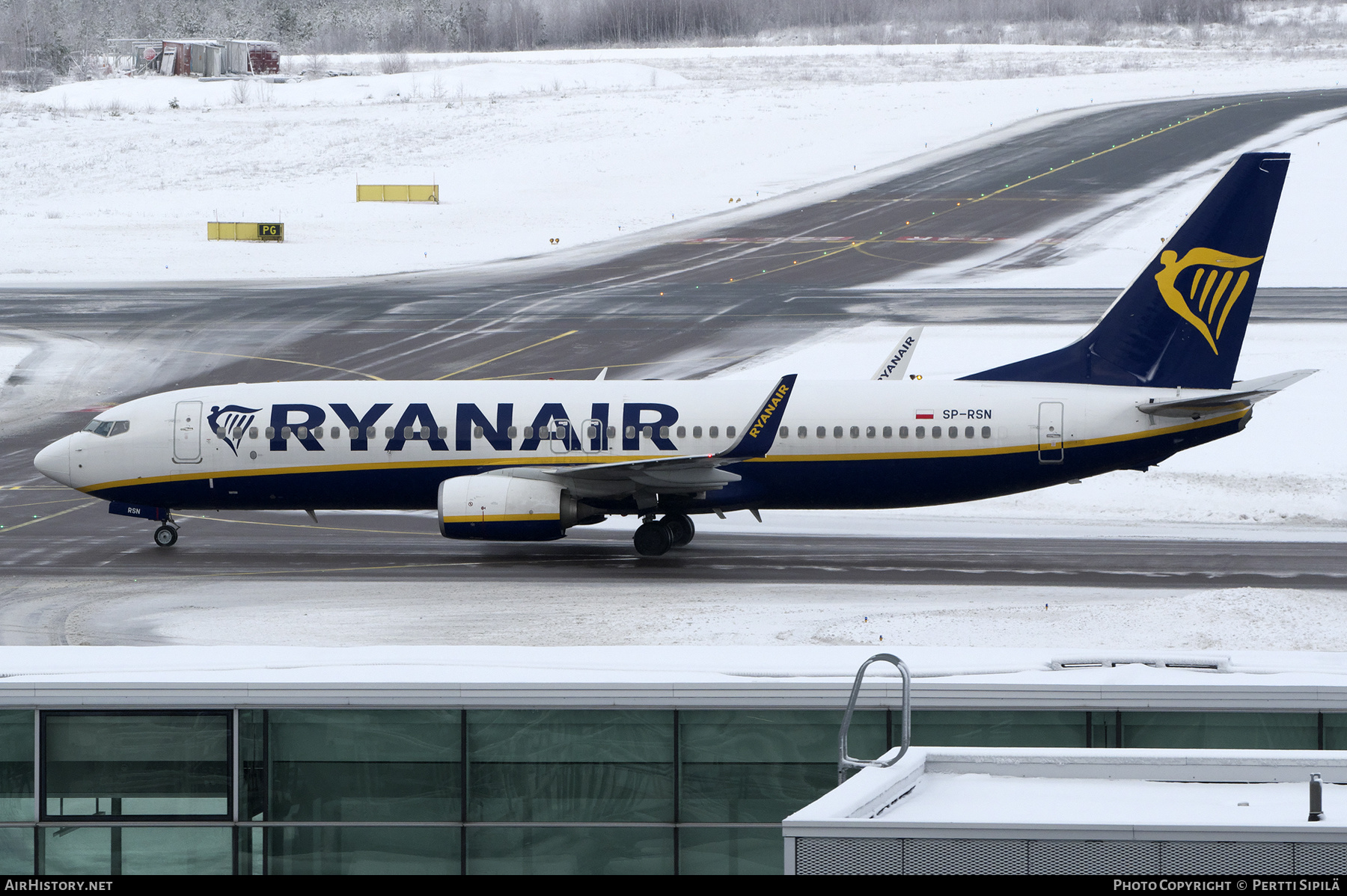 Aircraft Photo of SP-RSN | Boeing 737-800 | Ryanair | AirHistory.net #435683
