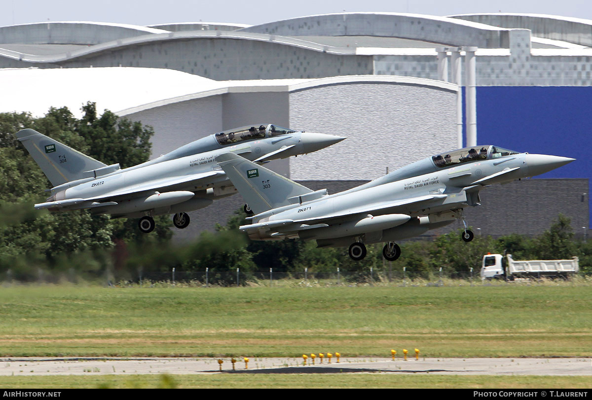 Aircraft Photo of 303 / ZK071 | Eurofighter EF-2000 Typhoon T | Saudi Arabia - Air Force | AirHistory.net #435782