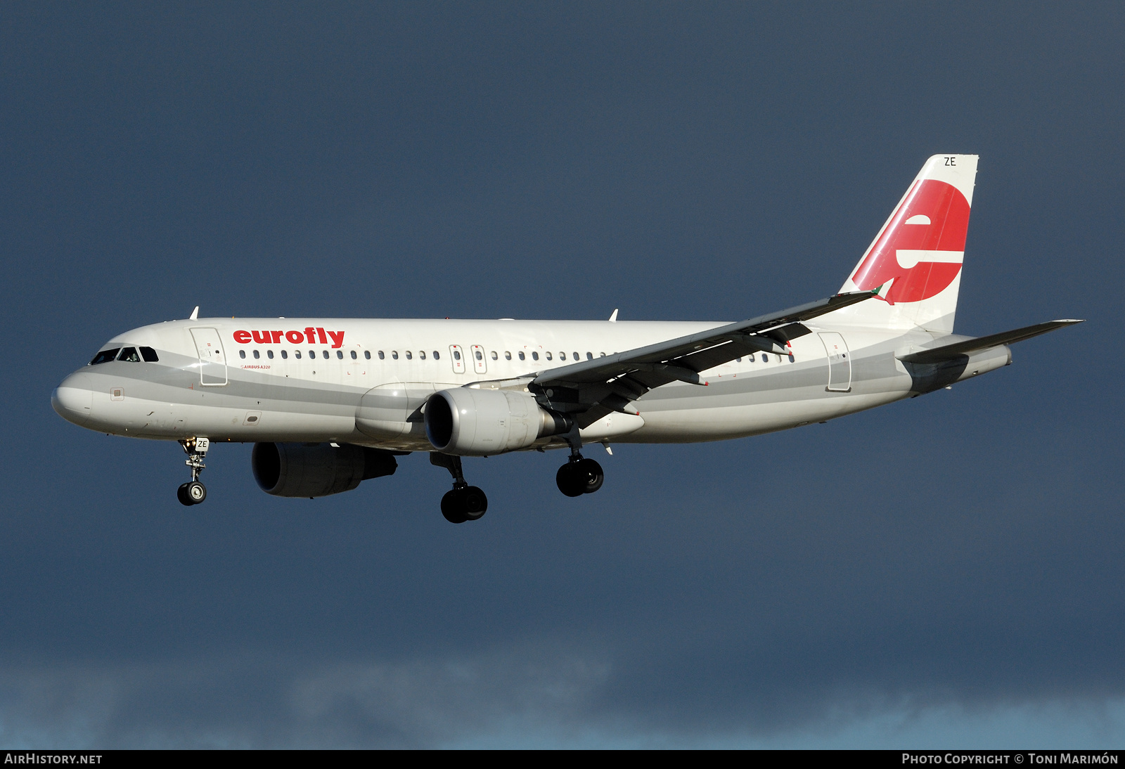 Aircraft Photo of I-EEZE | Airbus A320-214 | Eurofly | AirHistory.net #435844