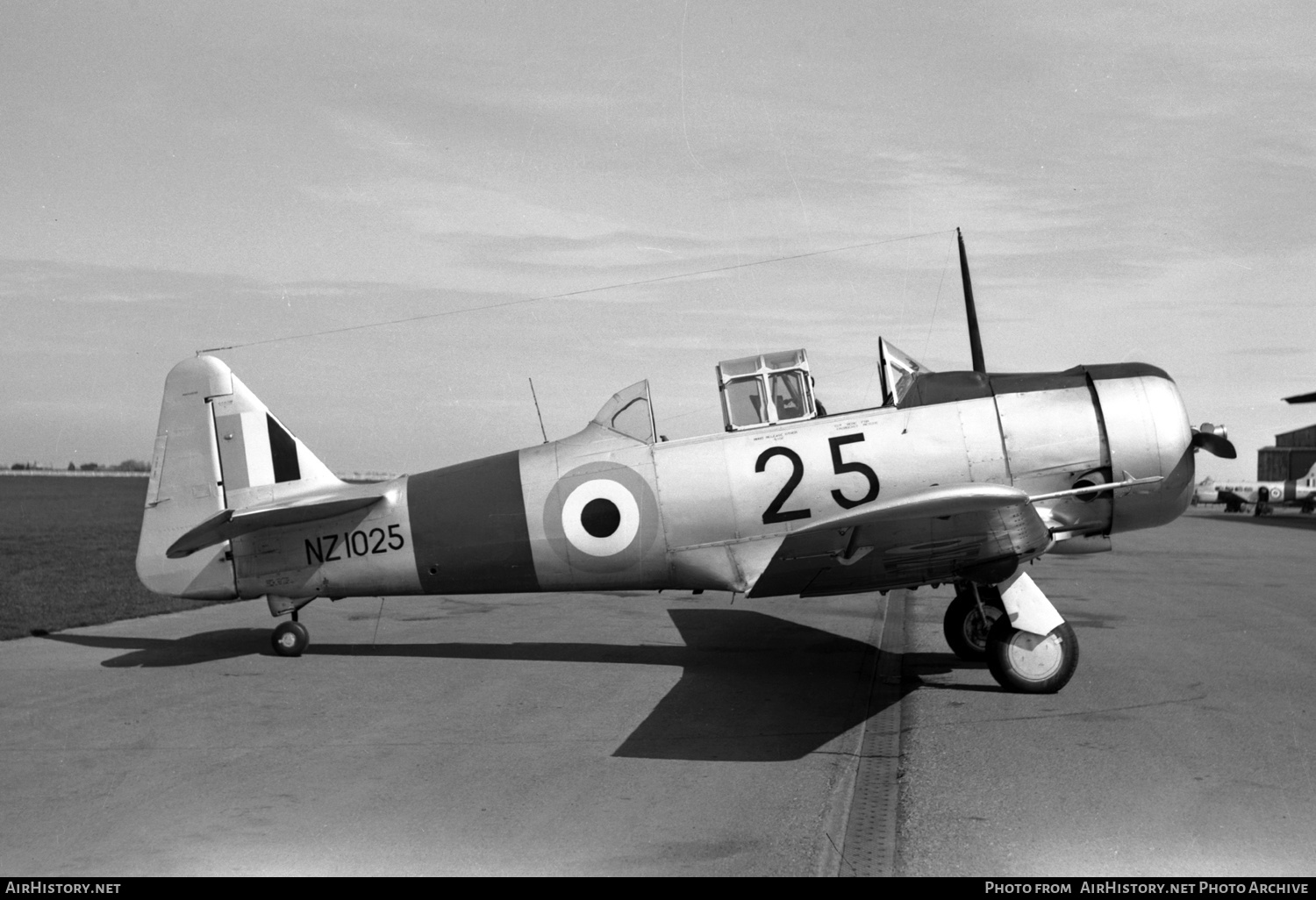 Aircraft Photo of NZ1025 | North American AT-6C Harvard IIA | New Zealand - Air Force | AirHistory.net #436129