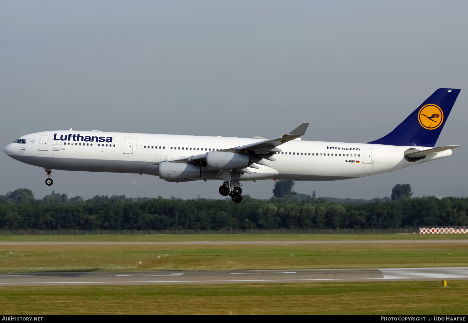 Aircraft Photo of D-AIGV | Airbus A340-313 | Lufthansa | AirHistory.net #436152