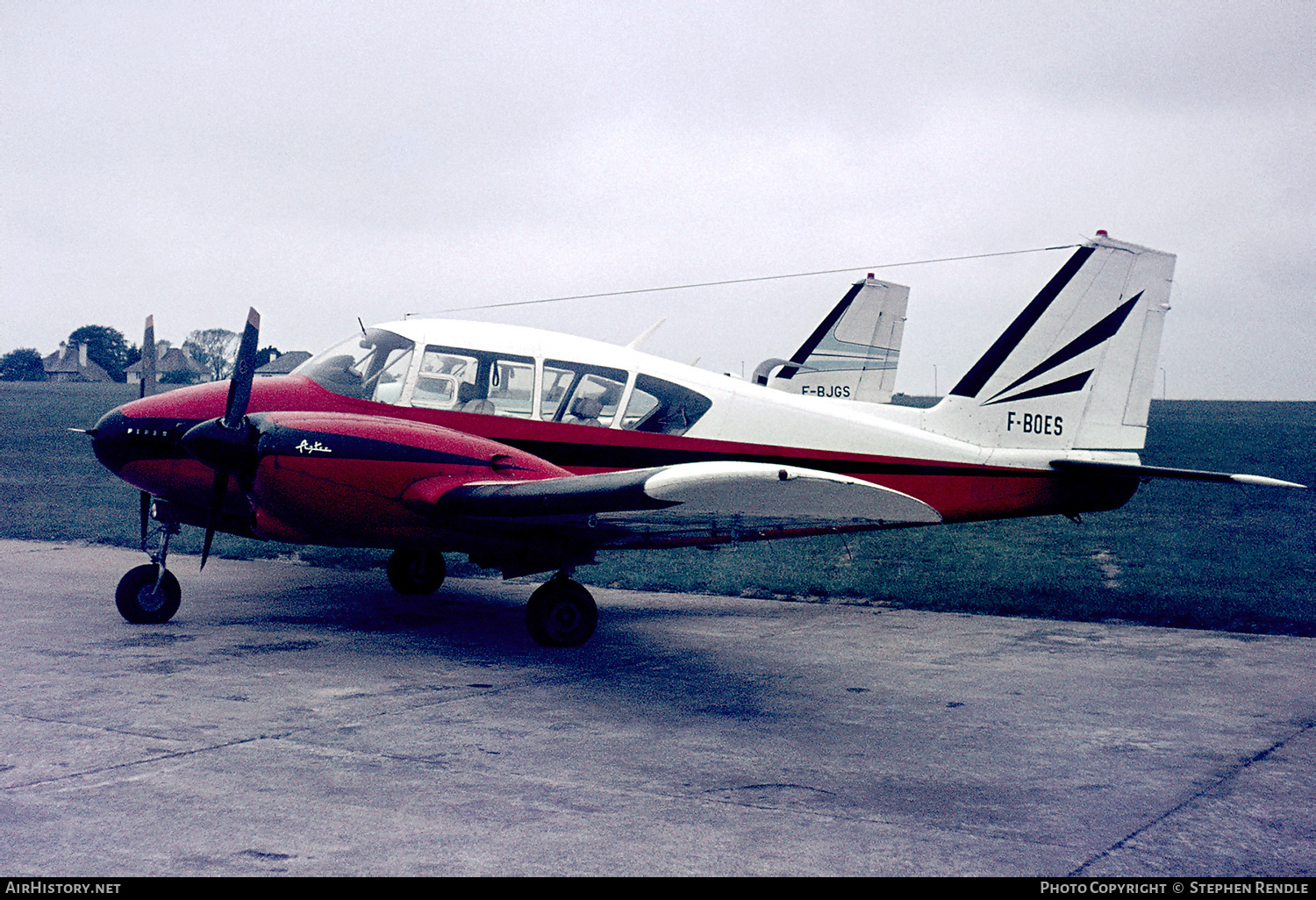 Aircraft Photo of F-BOES | Piper PA-23-250 Aztec | AirHistory.net #436172