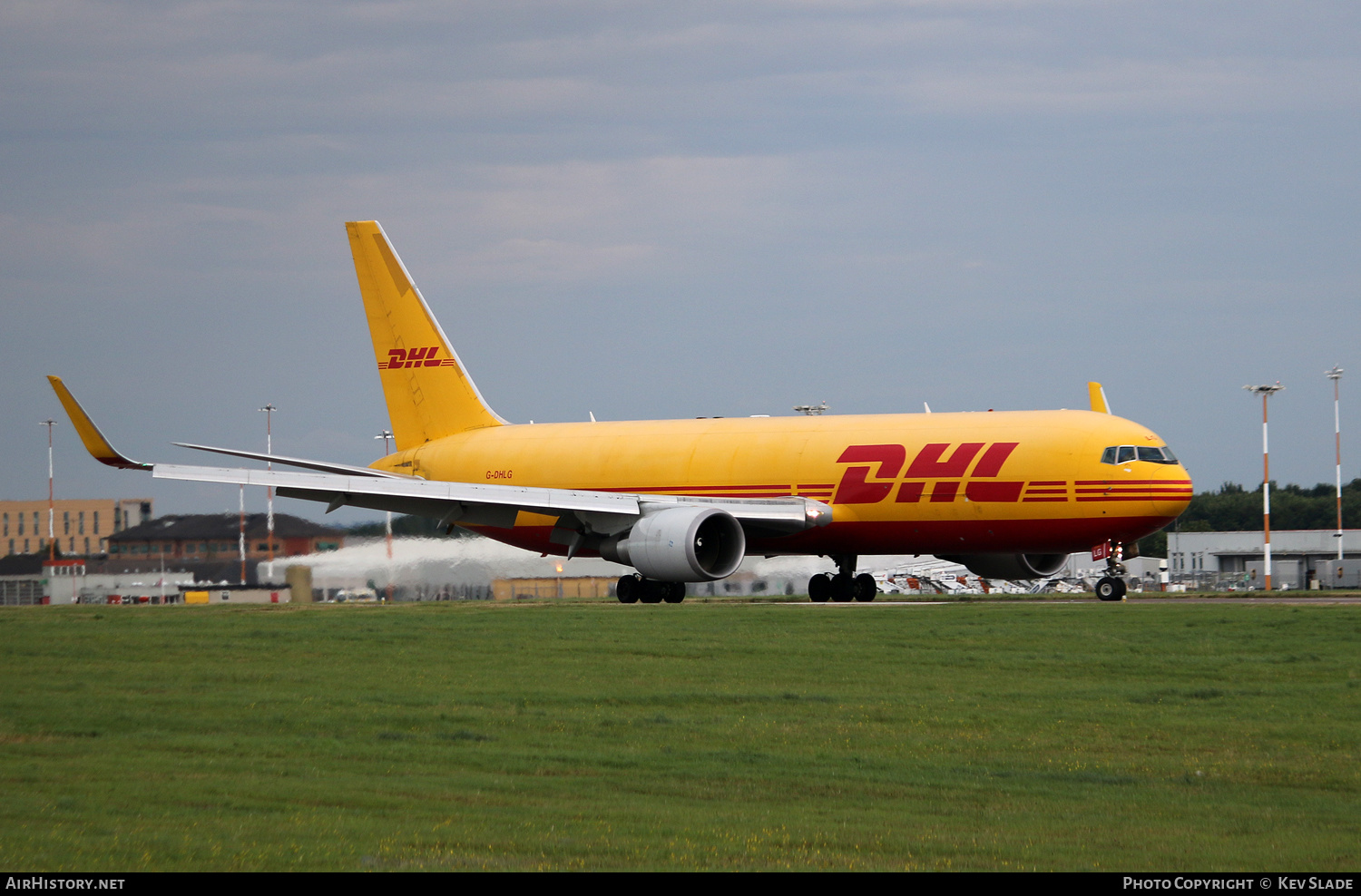 Aircraft Photo of G-DHLG | Boeing 767-3JHF | DHL International | AirHistory.net #436196