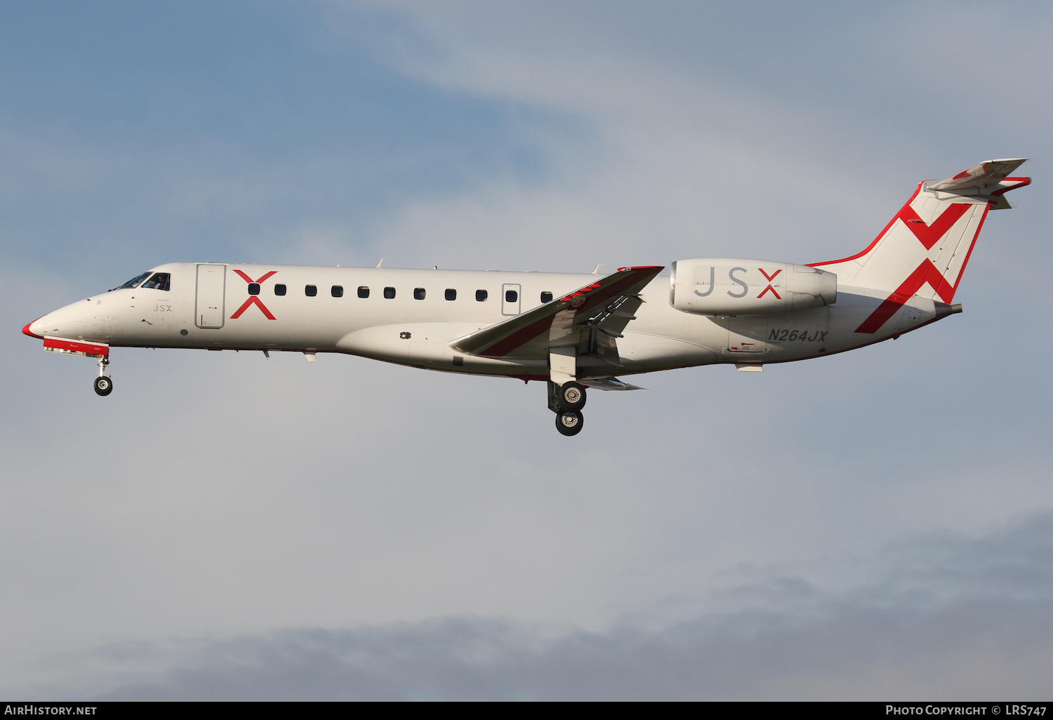 Aircraft Photo of N264JX | Embraer ERJ-135LR (EMB-135LR) | JetSuiteX - JSX | AirHistory.net #436272